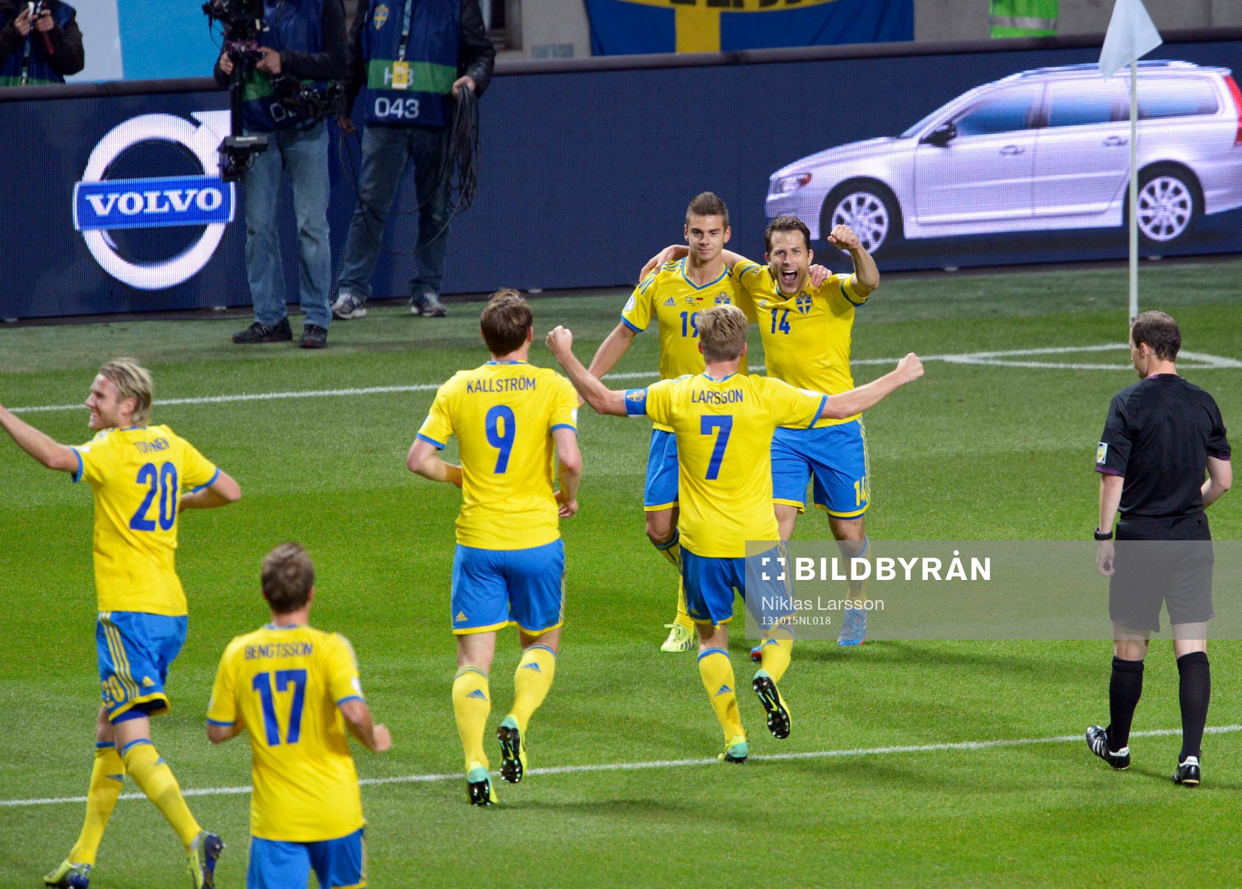 Sveriges Tobias Hysén  har gjort 1-0 under fotbollsmatchen i VM-kvalet mellan Sverige och Tyskland den 15 oktober 2013 i Stockholm.