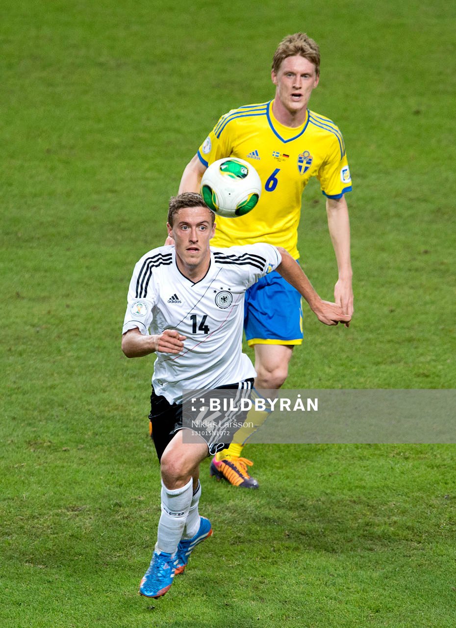 Tysklands Max Kruse och Sveriges Rasmus Elm