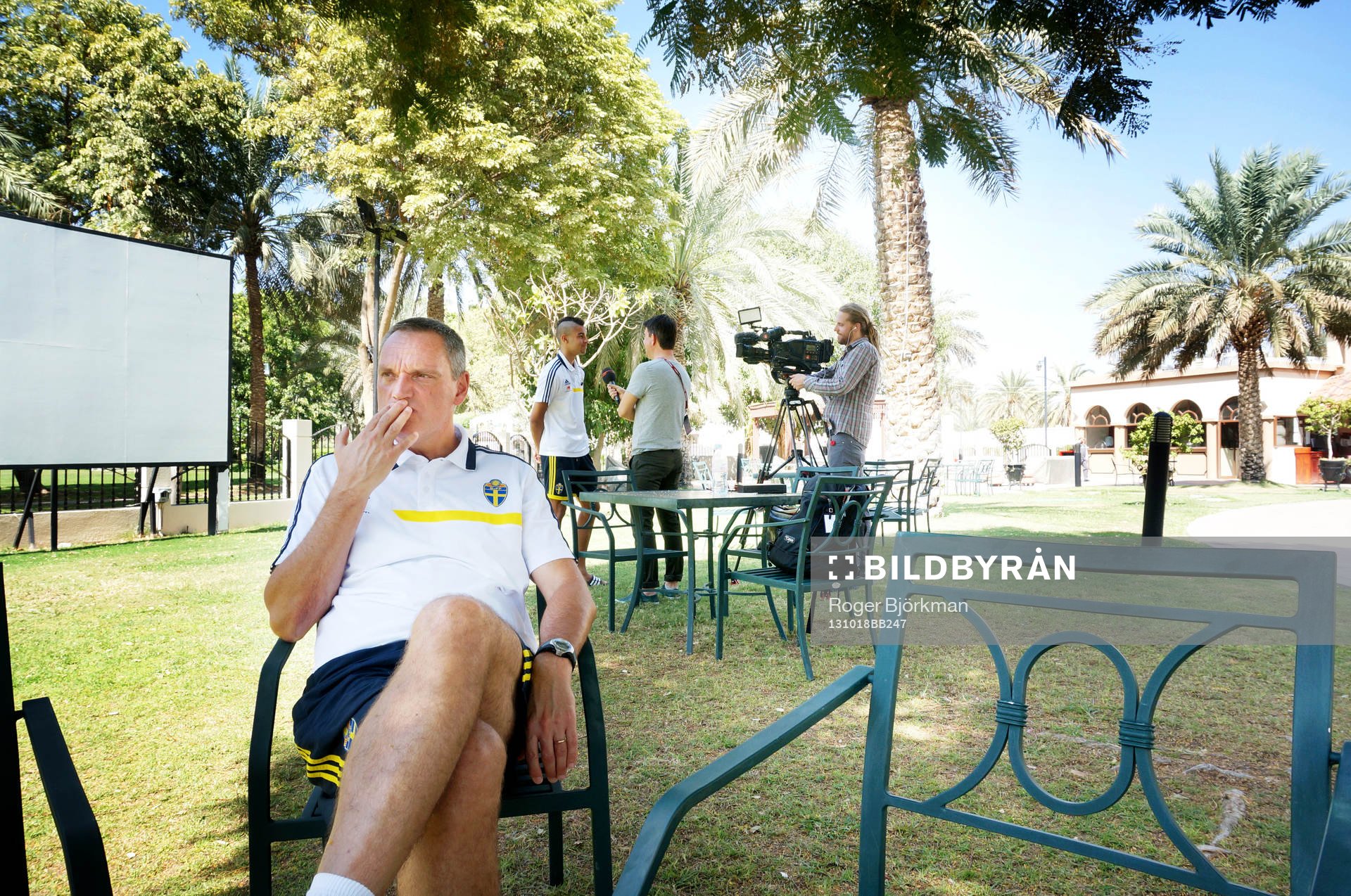 Förbundskapten Roland Larsson väntar på att bli