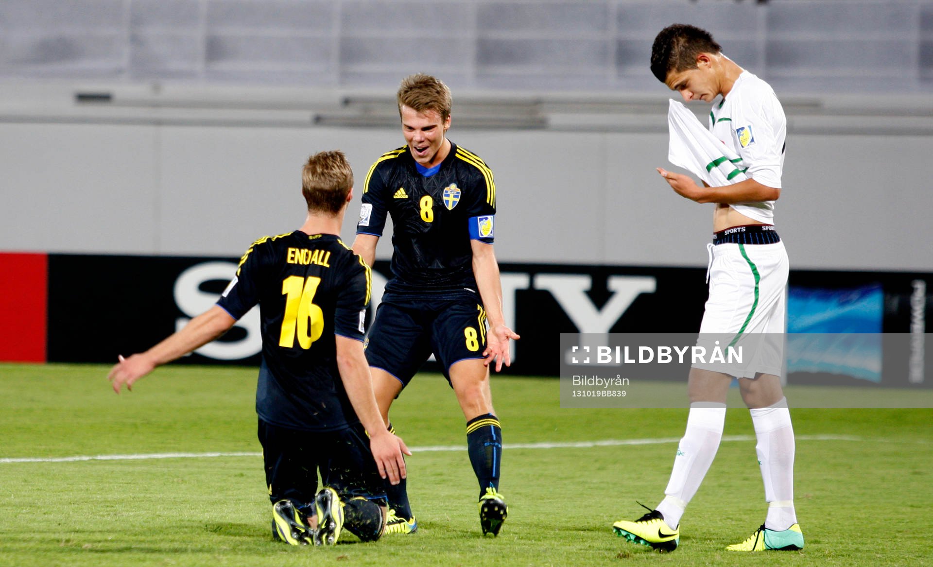 Sveriges Gustav Engvall och Elias Andersson jublar