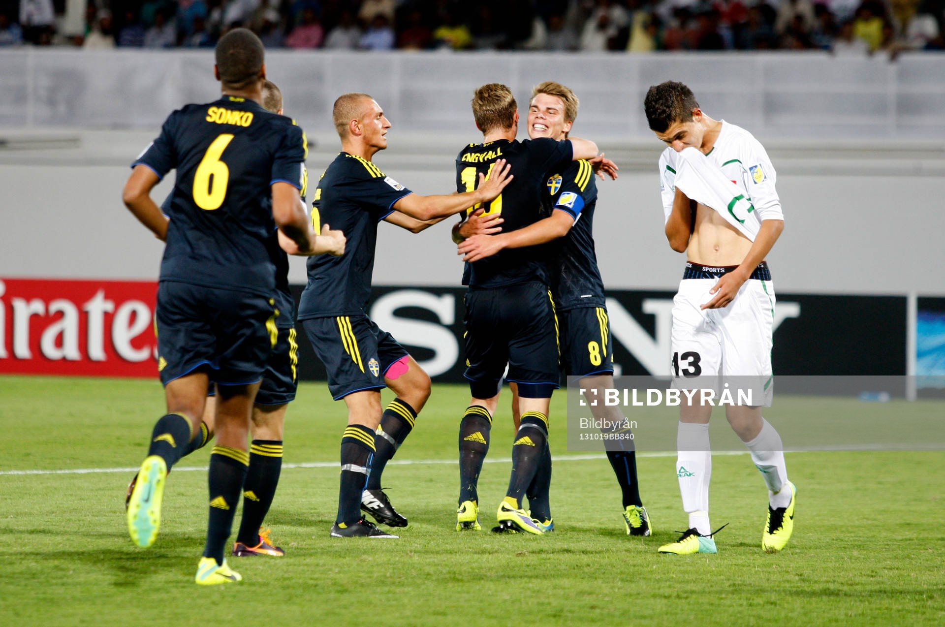Sverige jublar under fotbollsmatchen mellan Sverige och Irak under U17-VM i Al Ain i Förenade Arabemiraten den 19 oktober 2013.