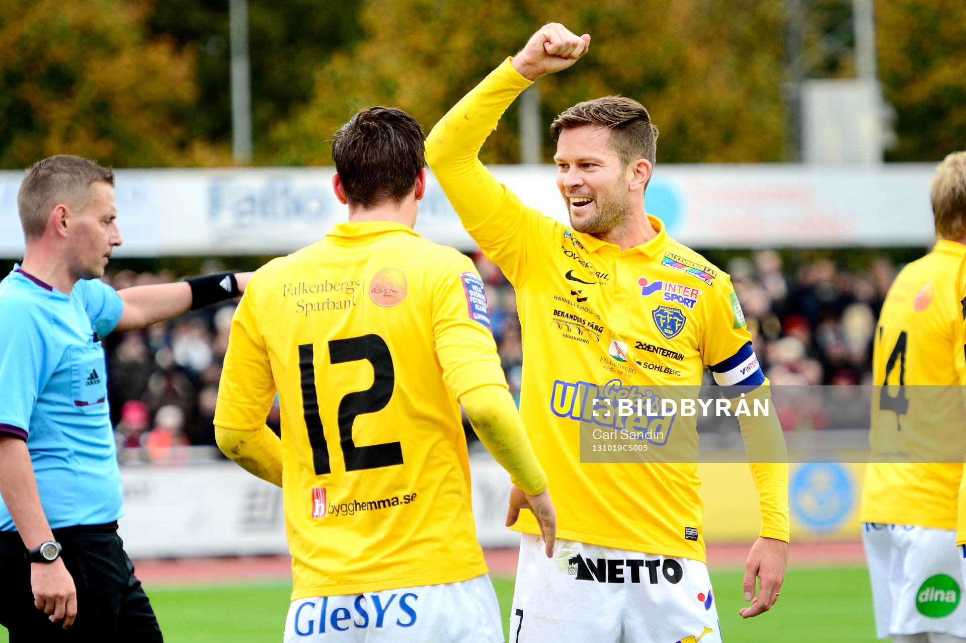 Falkenbergs Victor Sköld jublar med David Svensson