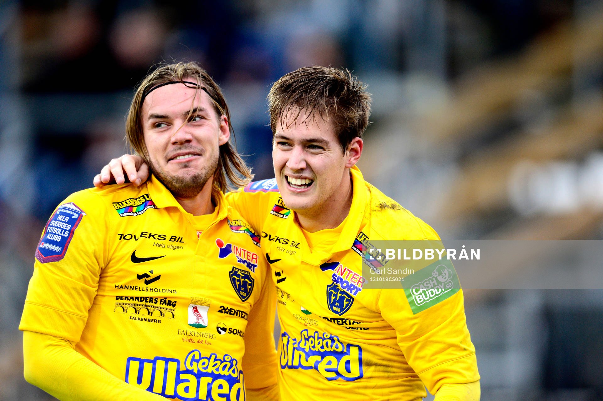 Falkenbergs Victor Sköld firar att han gjort 2-1 med Danny