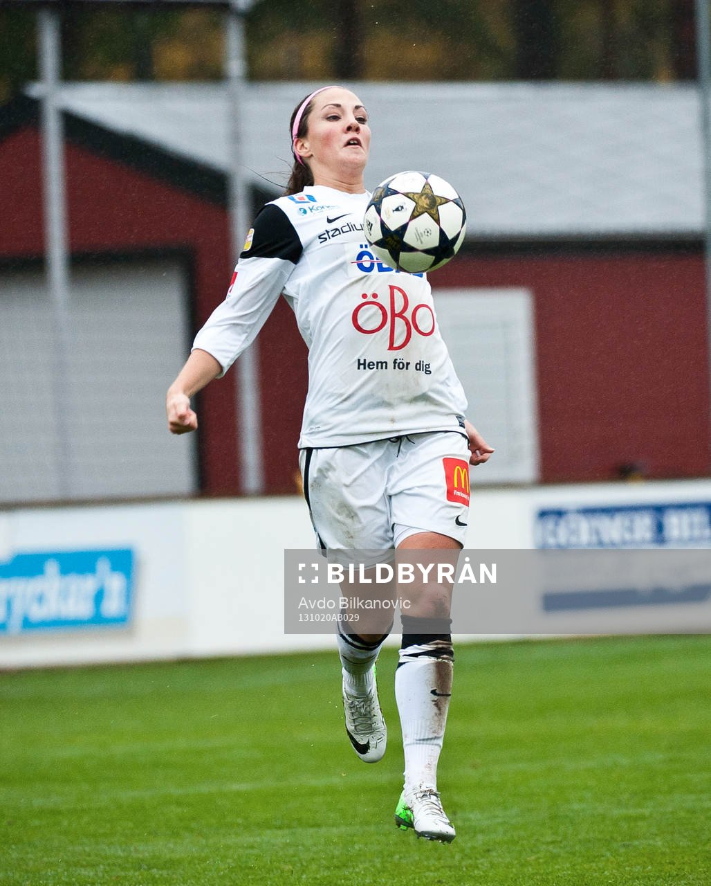 Örebros Hélen Eke