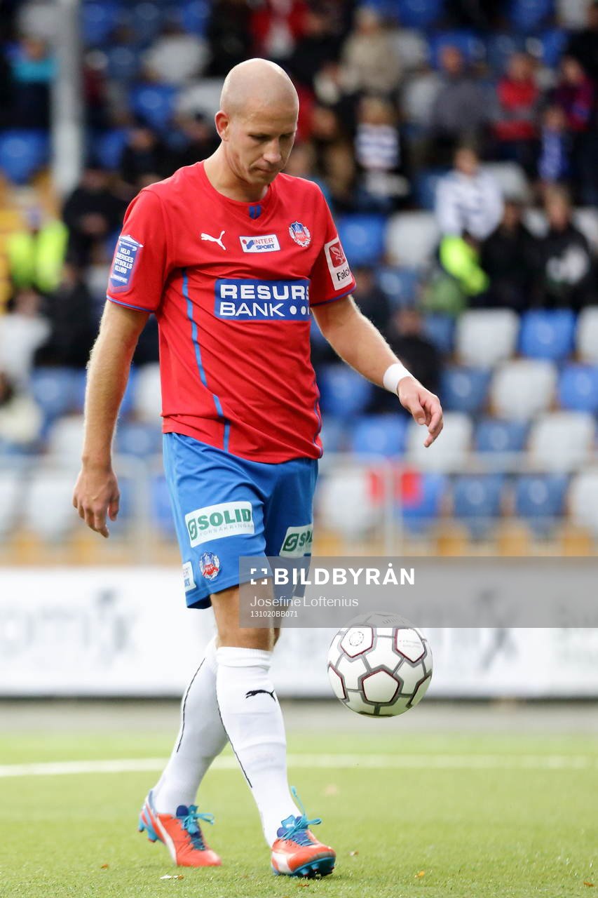 Mattias Lindström har fått rött kort  i matchen mellan