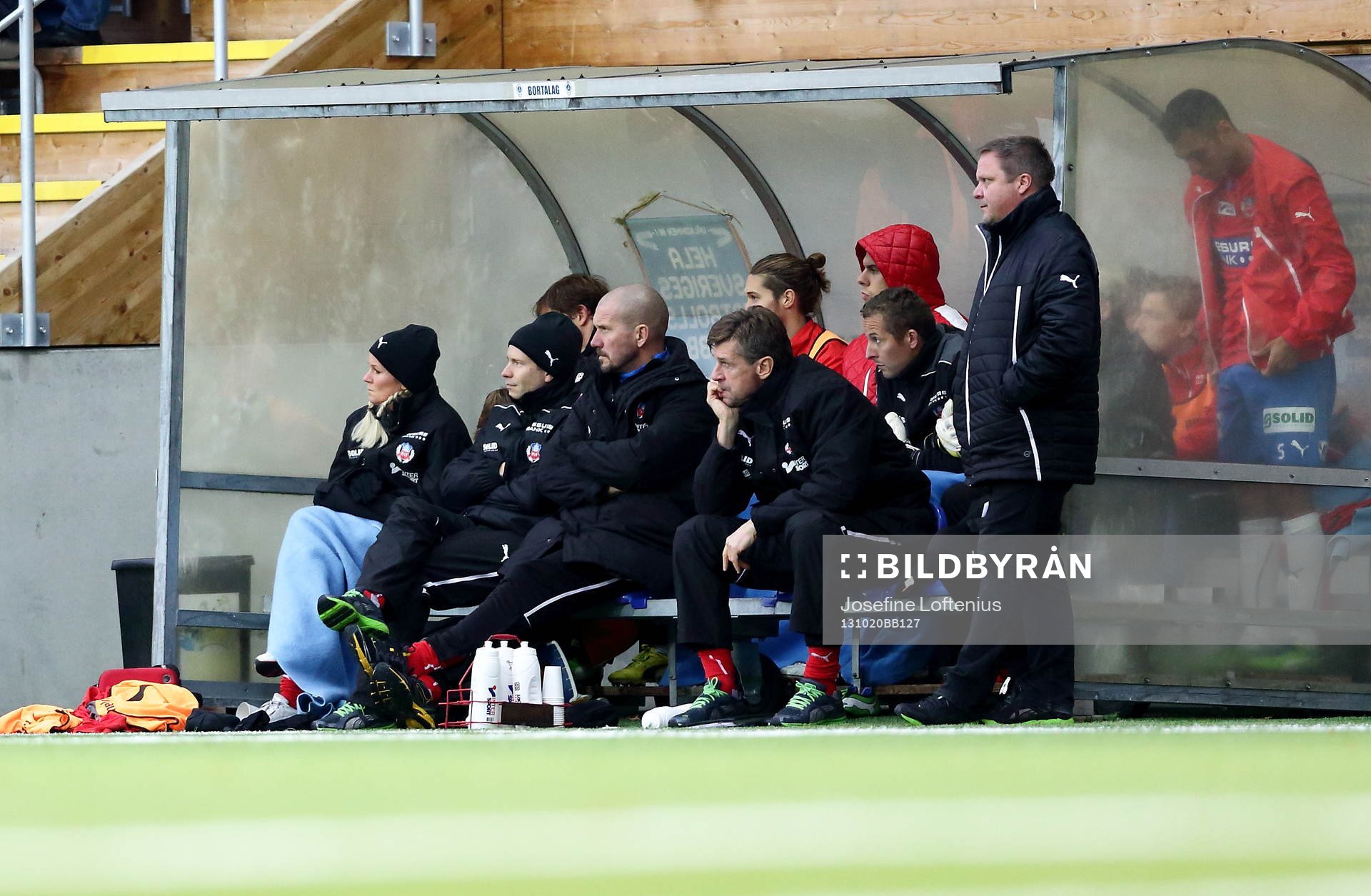Helsingborgs tränarbänk deppar i matchen mellan