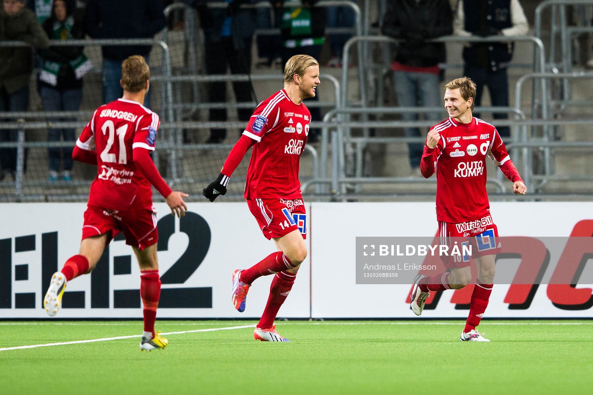 Degerfors Daniel Sundgren och Emil Hedsén jublar