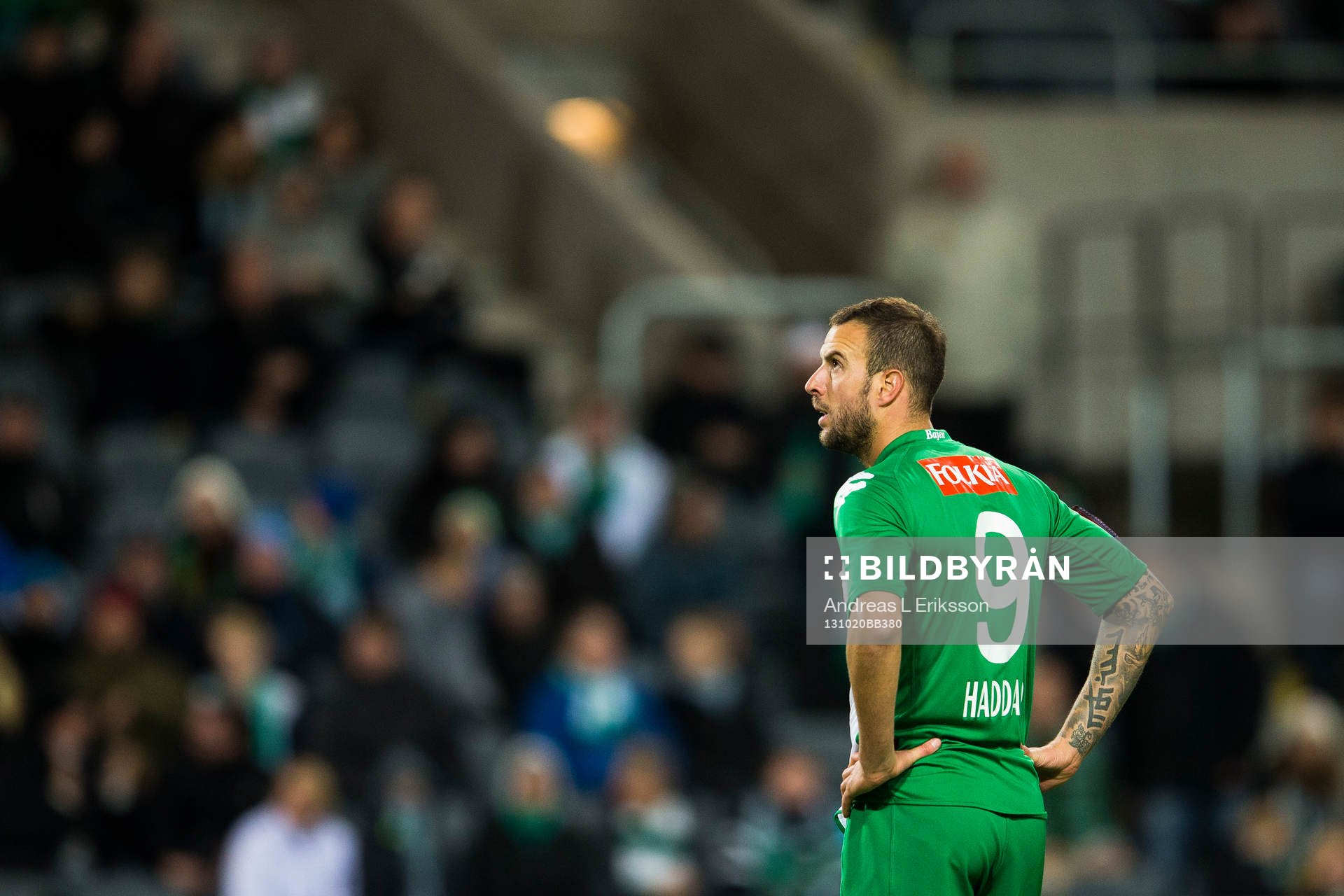 Hammarbys Andreas Haddad tittar upp