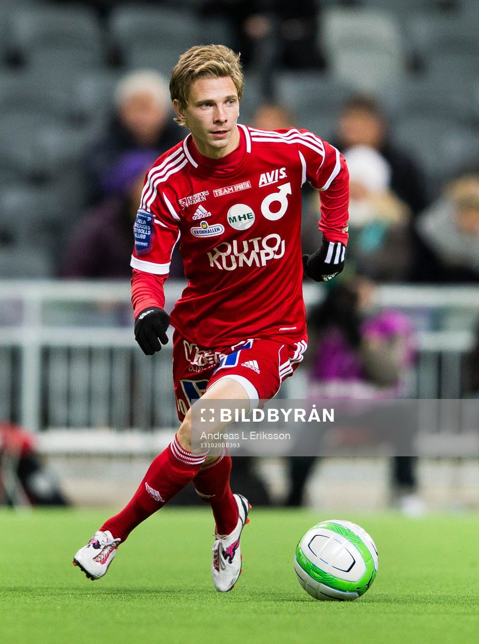 Degerfors Johan Bertilsson med bollen