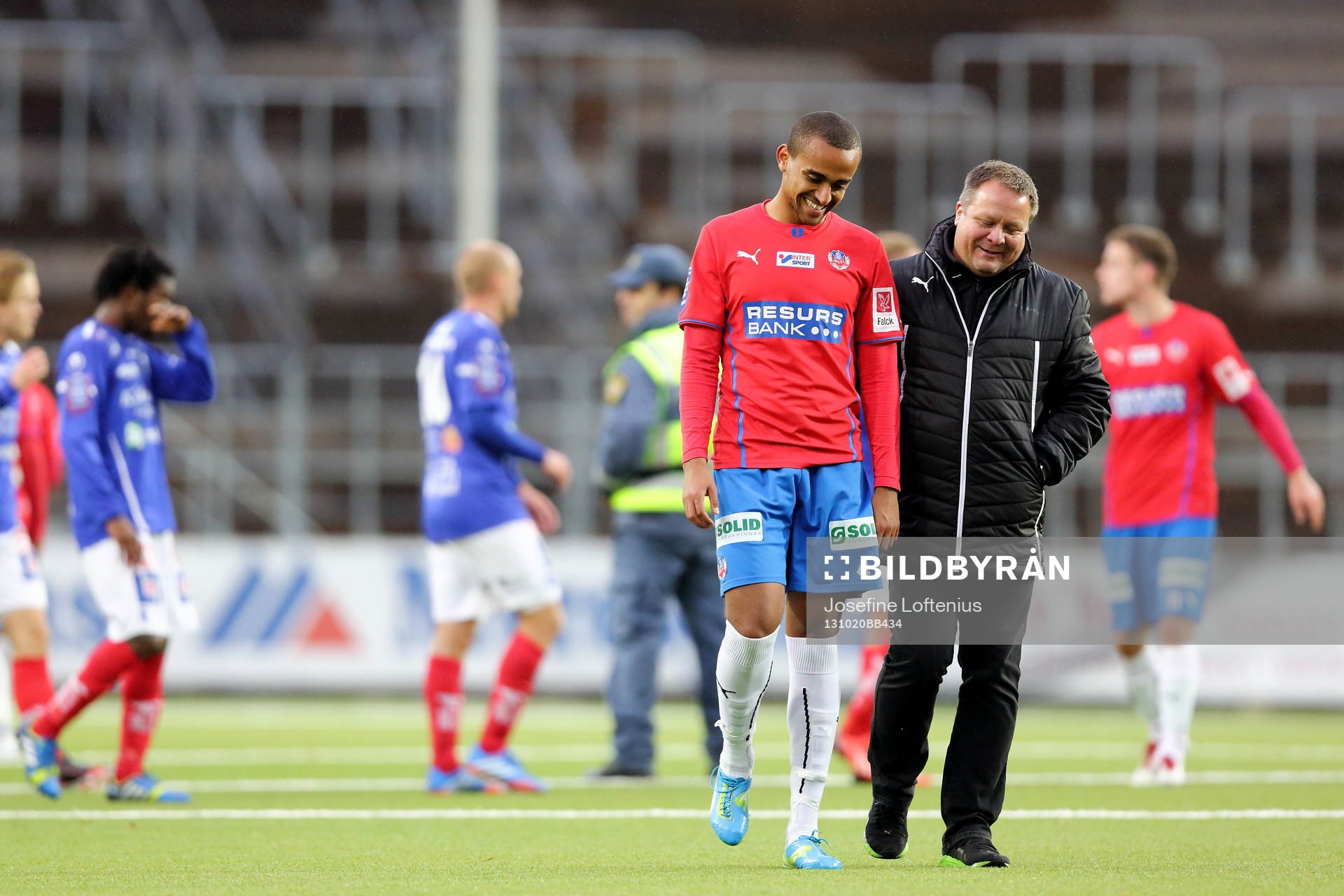 Helsingborgs Walid Atta och tränare Roar Hansen ler