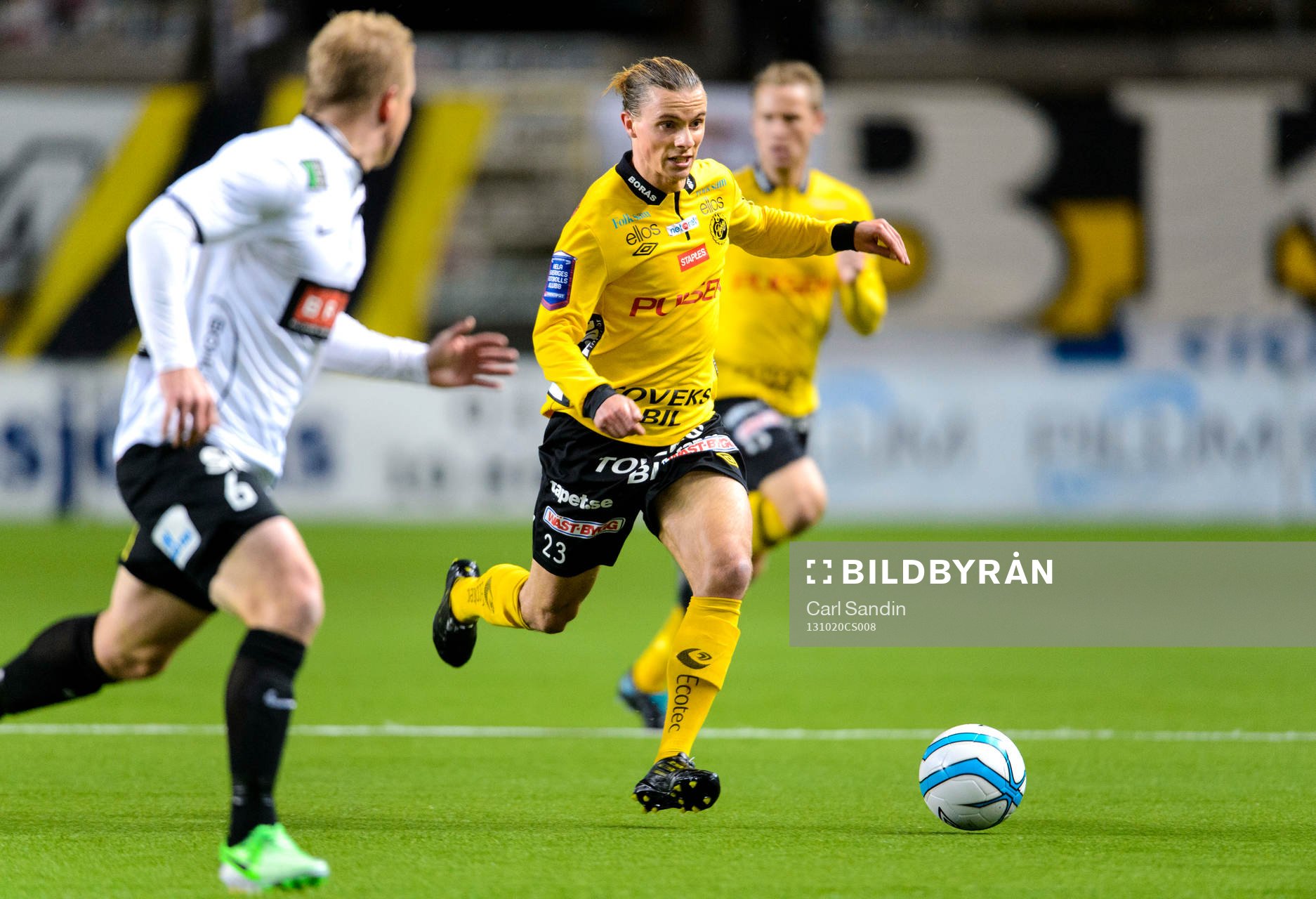 Elfsborgs Niklas Hult med bollen