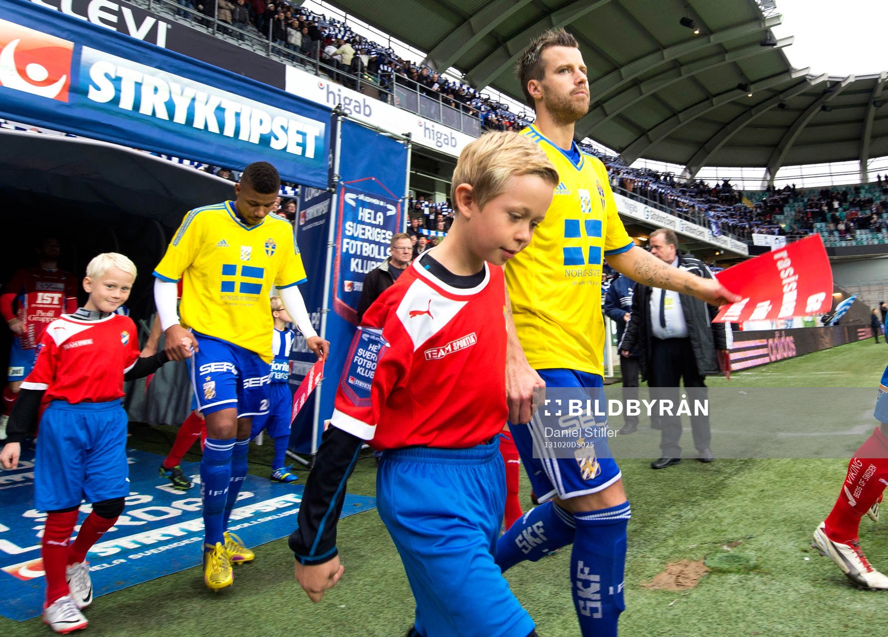 IFK Göteborgs Mikael Dyrestam och Pontus Farnerud bär