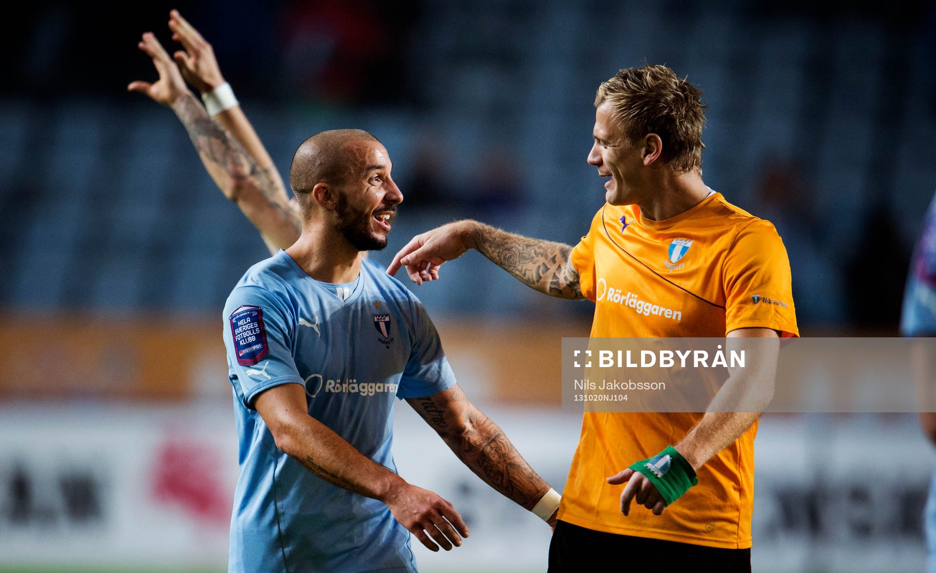 Malmös Guillermo Molins och målvakt Johan Dahlin jublar