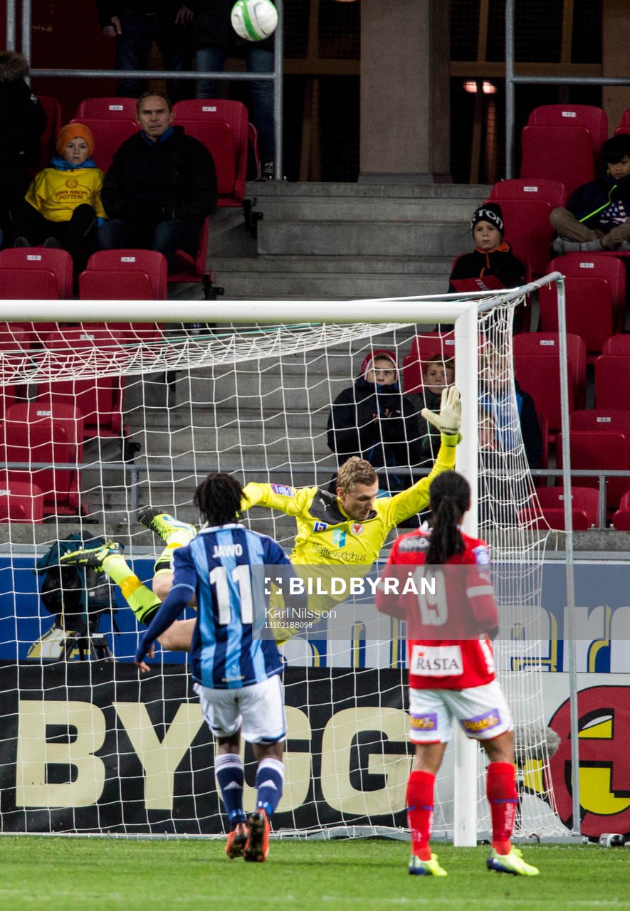 Lars Cramer, Kalmar FF, räddar en frispark