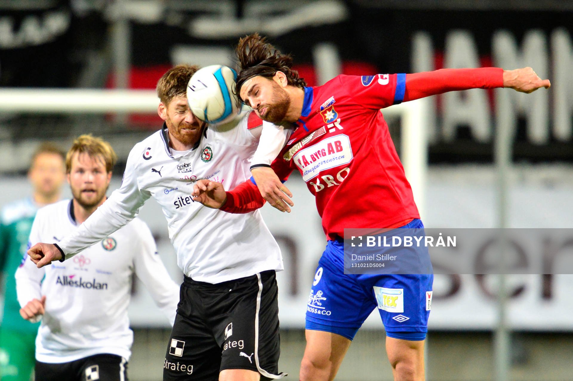 Örebros Magnus Wikström i nickduell med Örgrytes George