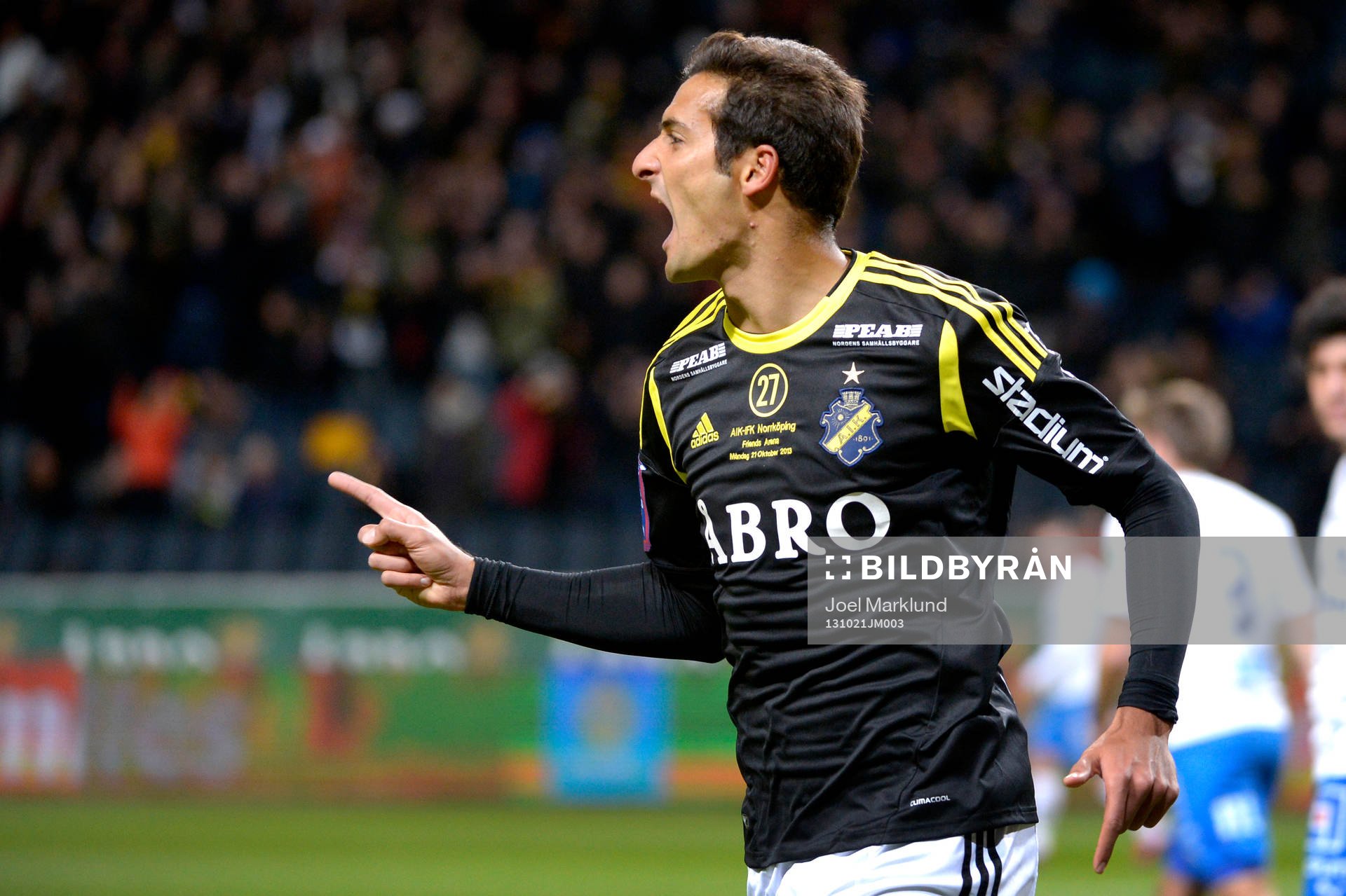 AIKs Celso Borges jublar efter att ha gjort 1-0 under fotbollsmatchen i Allsvenskan mellan AIK och Norrköping den 21 oktober 2013 i Stockholm.