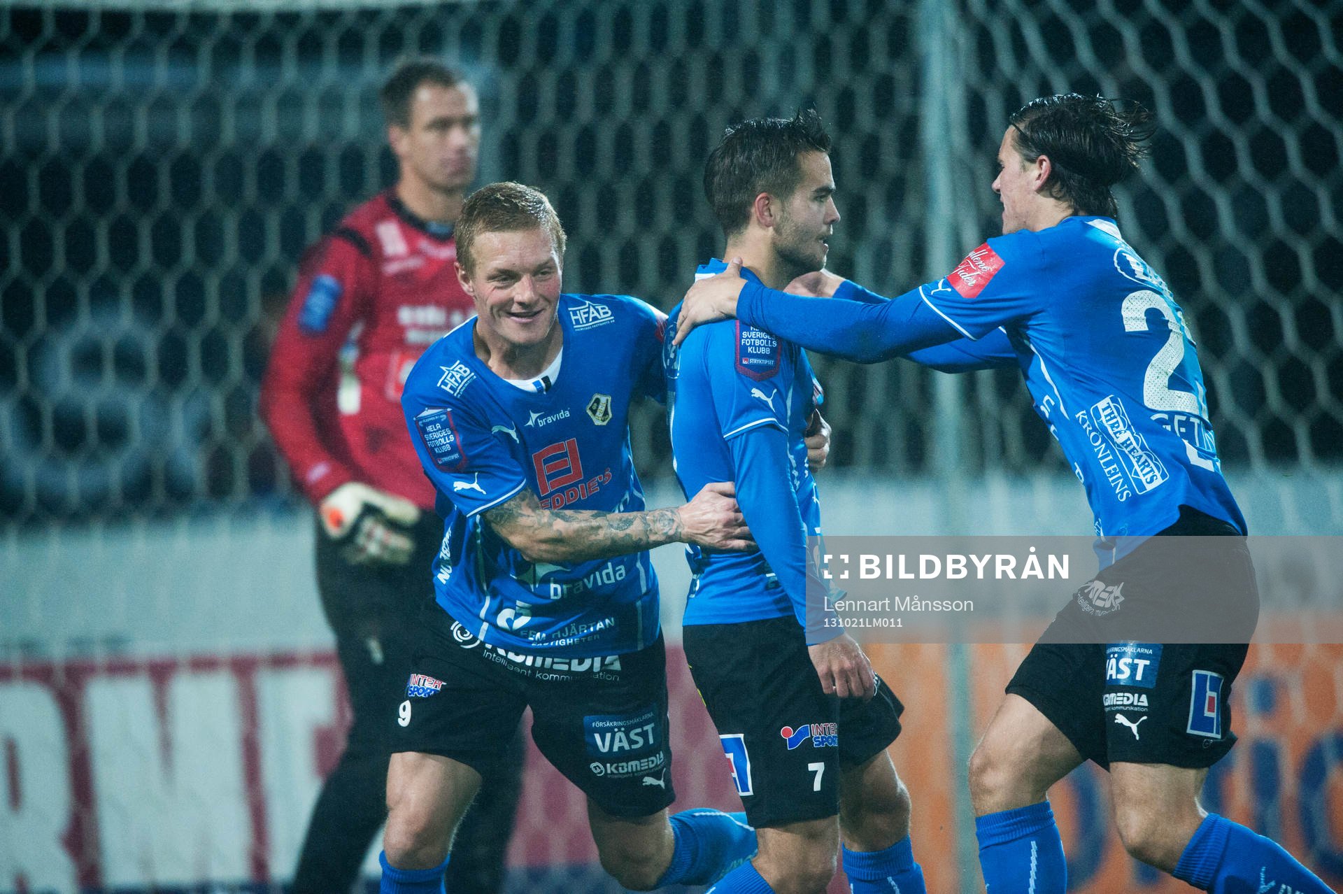 Halmstads Kristinn Steindorsson har gjort 1-0 på straff