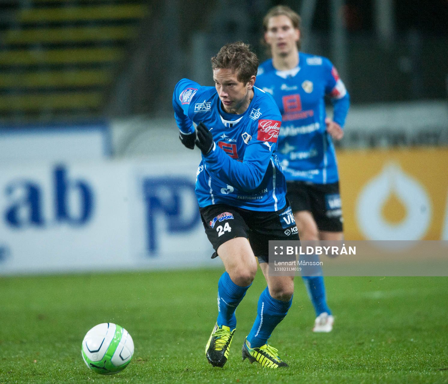  Halmstads unga brödrapar Simon och Oliver Silverholt i den allsvenska fotbollsmatchen mellan Halmstad och Mjällby 21 oktober.