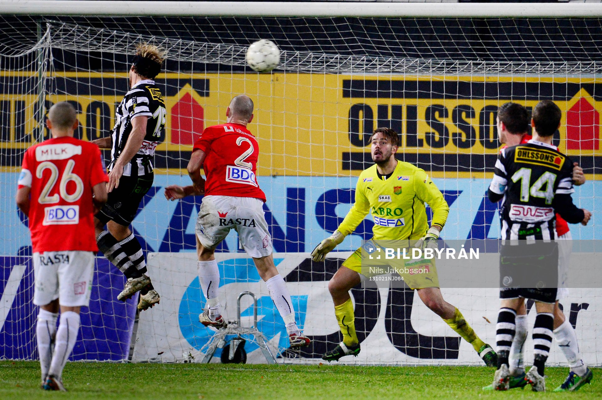 Landskrona BOIS Fredrik Karlsson reducerar till 2-3 under fotbollsmatchen i superettan mellan Landskrona BOIS och GAIS den 21 oktober 2013 i Landskrona.