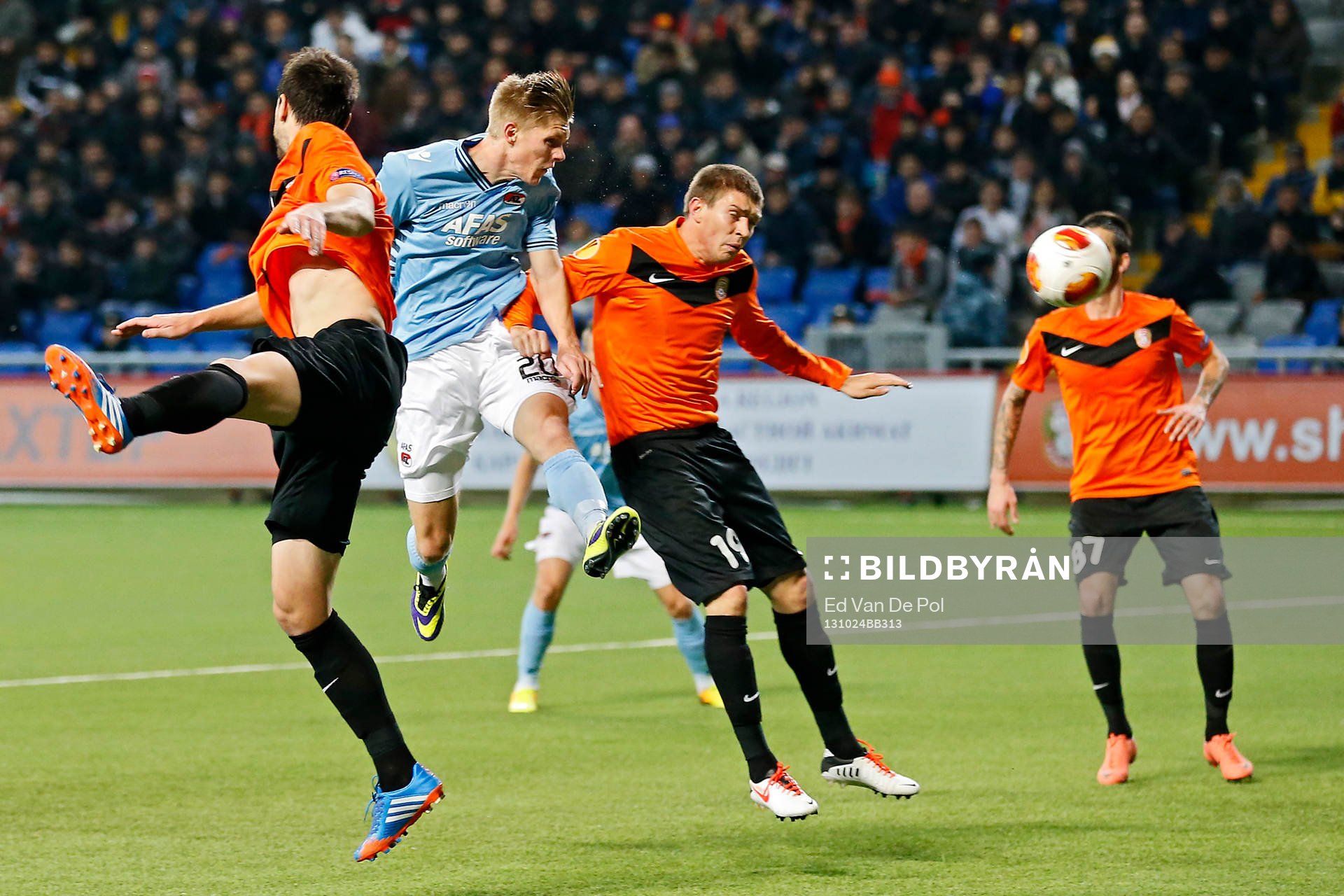 KAZACHSTAN - 24-10-2013 - Europa League, FC Shakhter Karagandy - AZ, Astana Arena, 1-1, Shakhter speler Nikola VASILEVIC (l), AZ speler Aron Johannsson (2vl), Shakhter speler Evgeniy TARASOV (2vr), Shakhter speler Aleksandr SIMCEVIC (r).