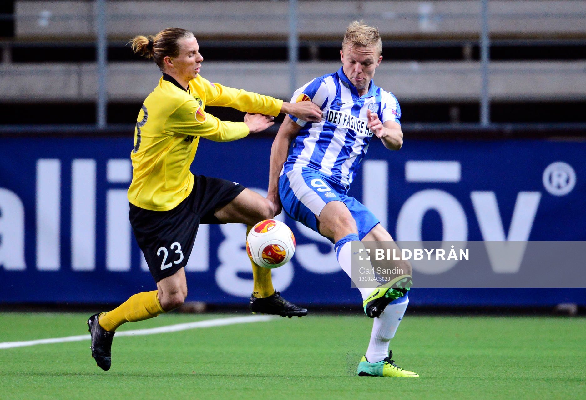 Elfsborgs Niklas Hult och Esbjergs Mick Van Buren