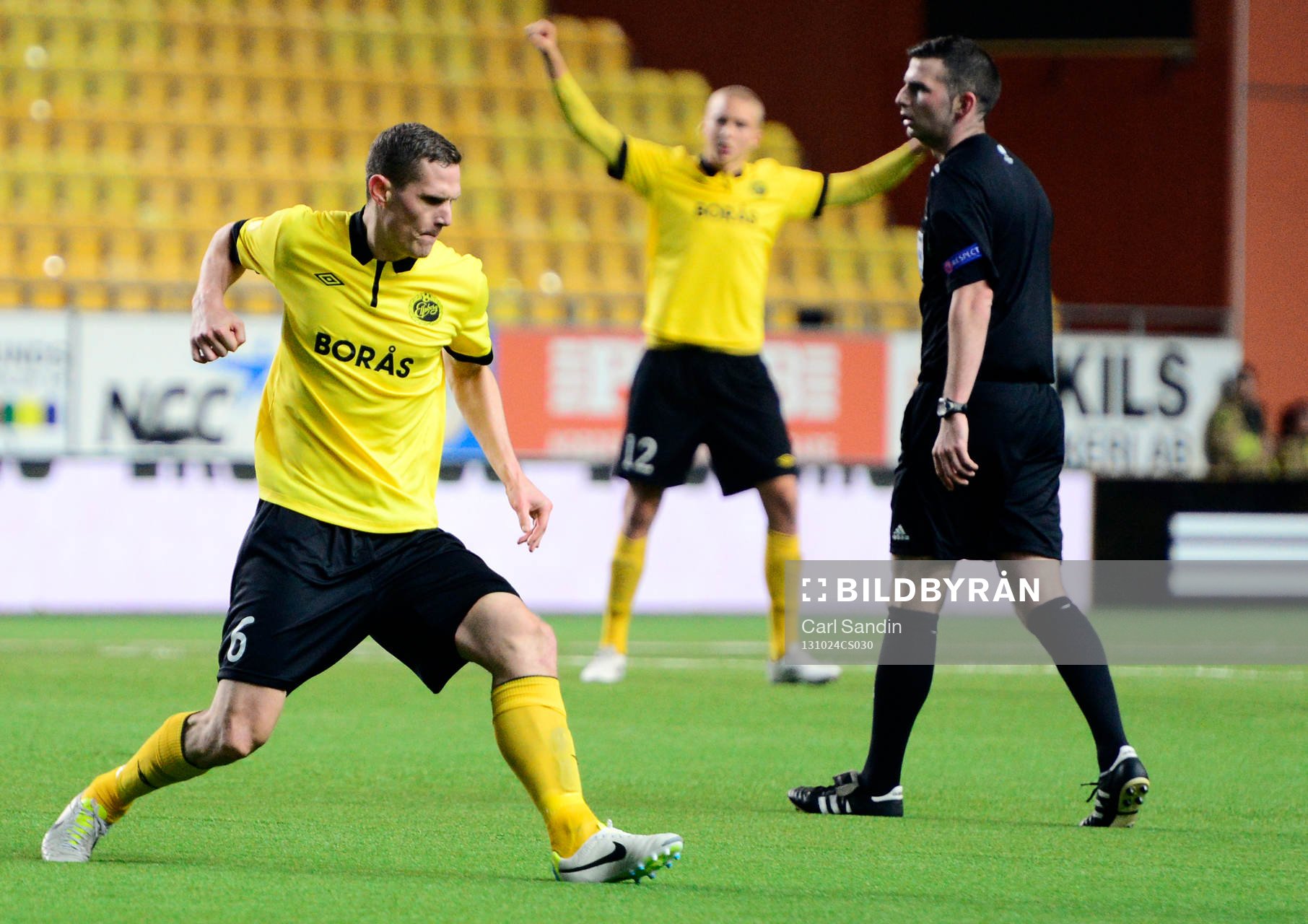 Elfsborgs Jon Jönsson jublar efter 1-2 målet under fotbollsmatchen i Europa Leagues gruppspel mellan Elfsborg och Esbjerg den 24 oktober 2013 i Borås.