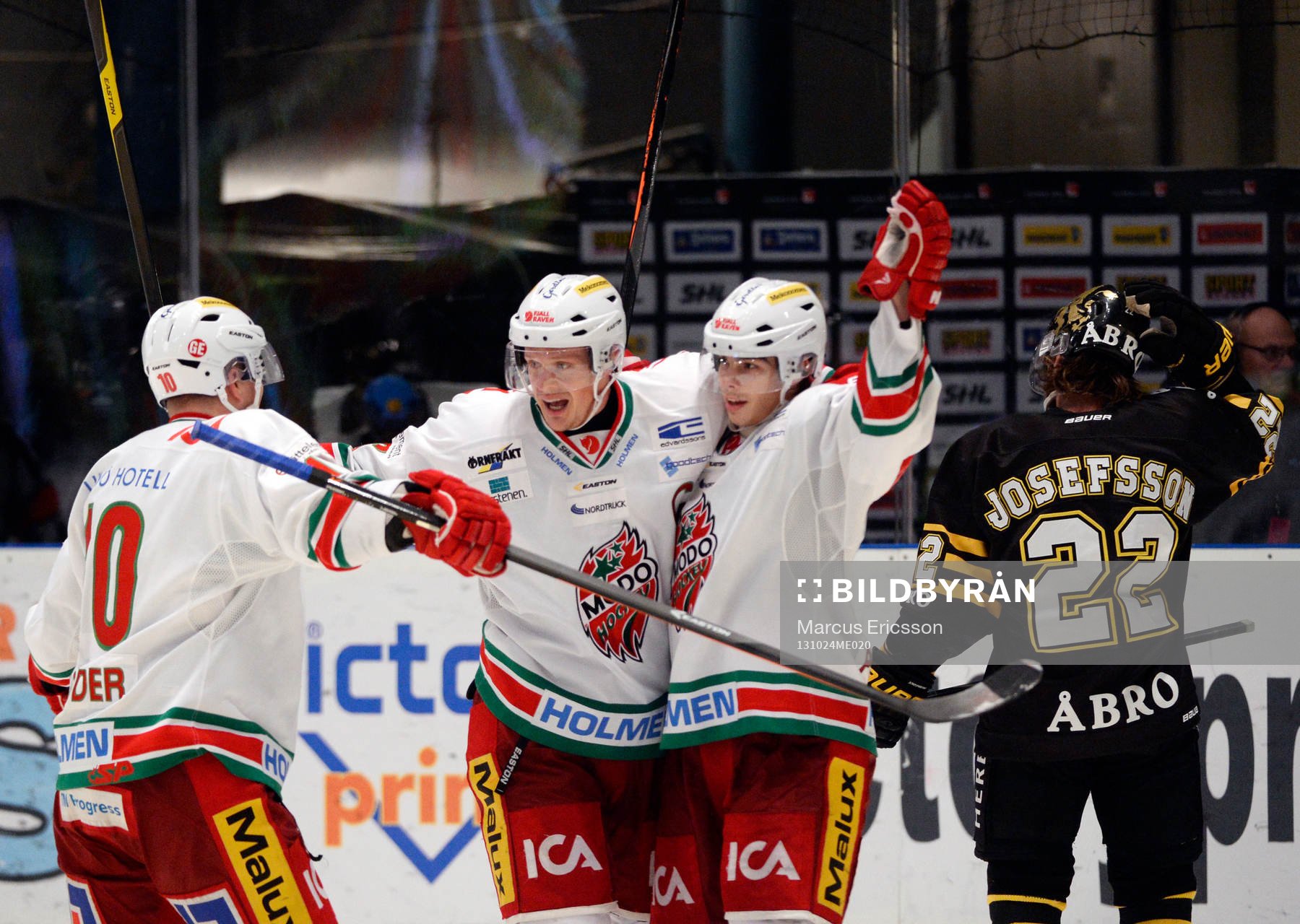 Modos Samuel Påhlsson jublar