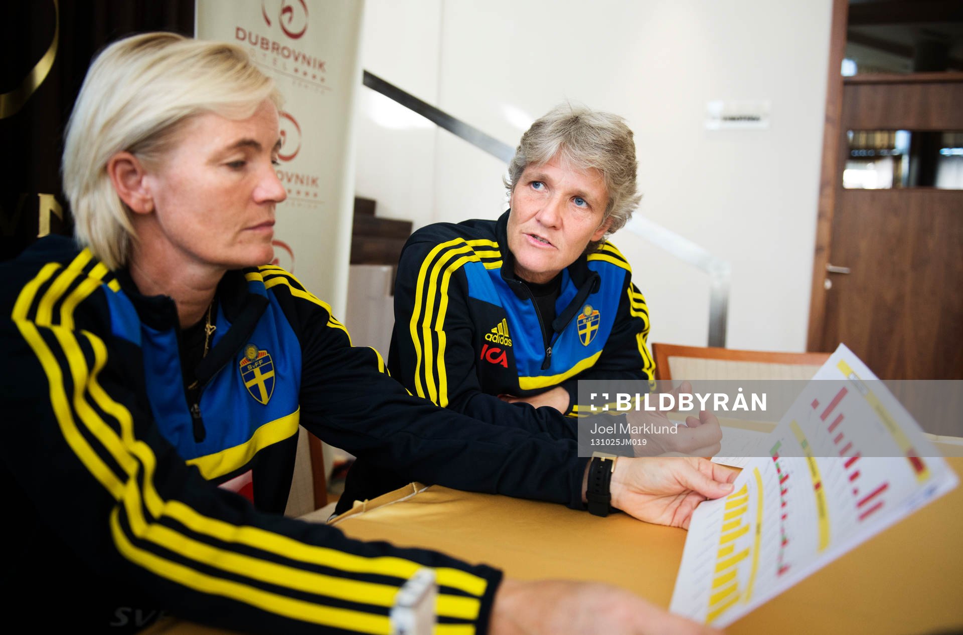 Assisterande förbundskapten Lilie Persson och