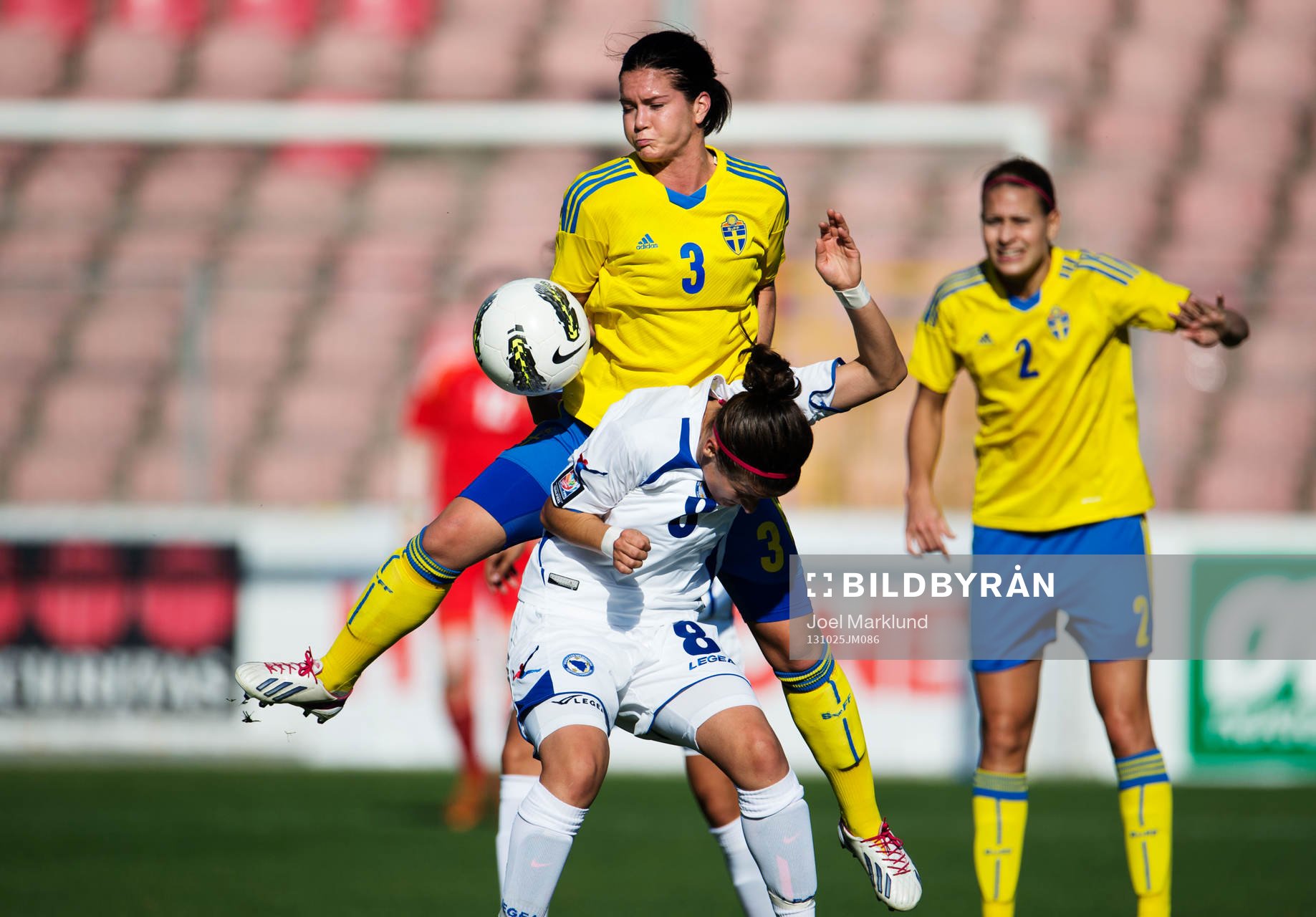 Sveriges Hanna Folkesson vinner en duell mot