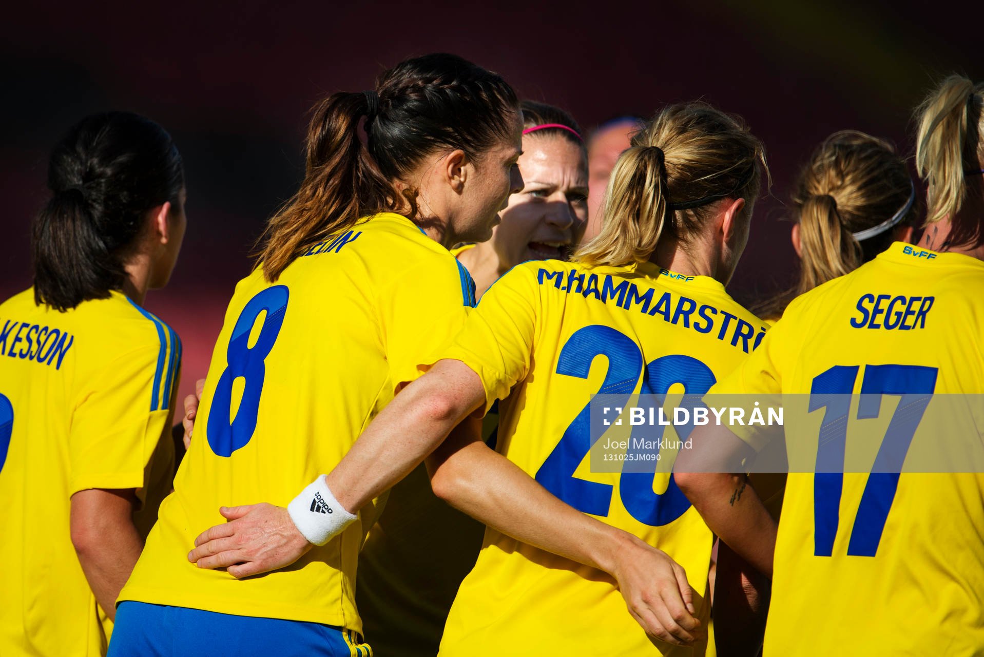 Sveriges Lotta Schelin jublar