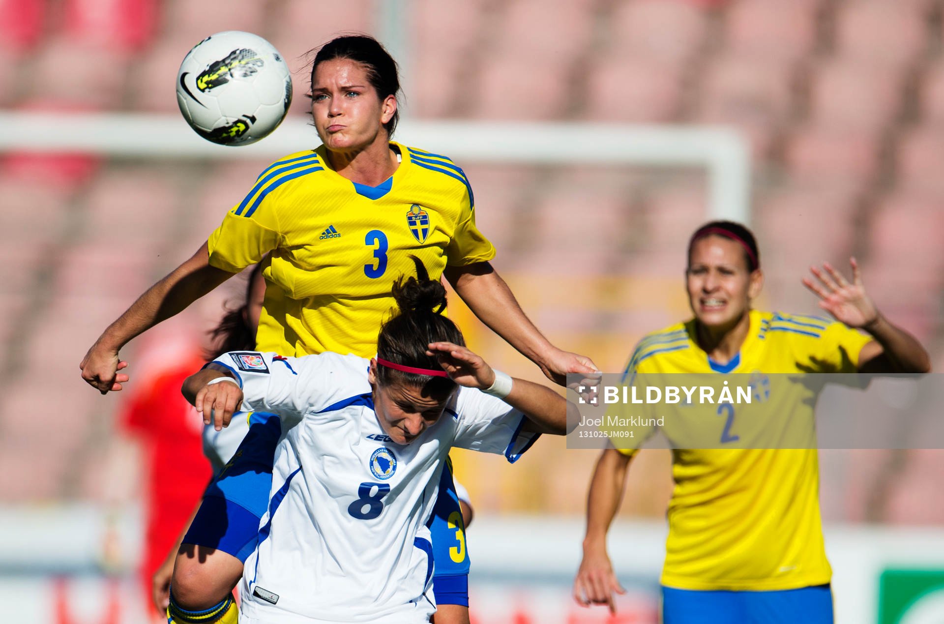 Sveriges Hanna Folkesson vinner en duell mot