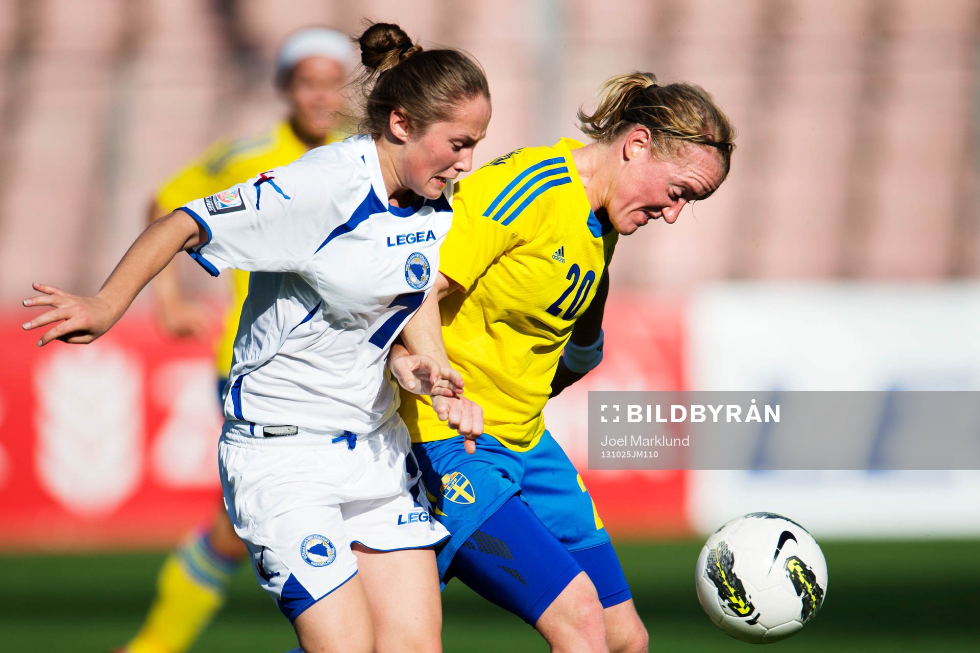 Bosnien-Hercegovinas Monika Kulis i en närkamp med
