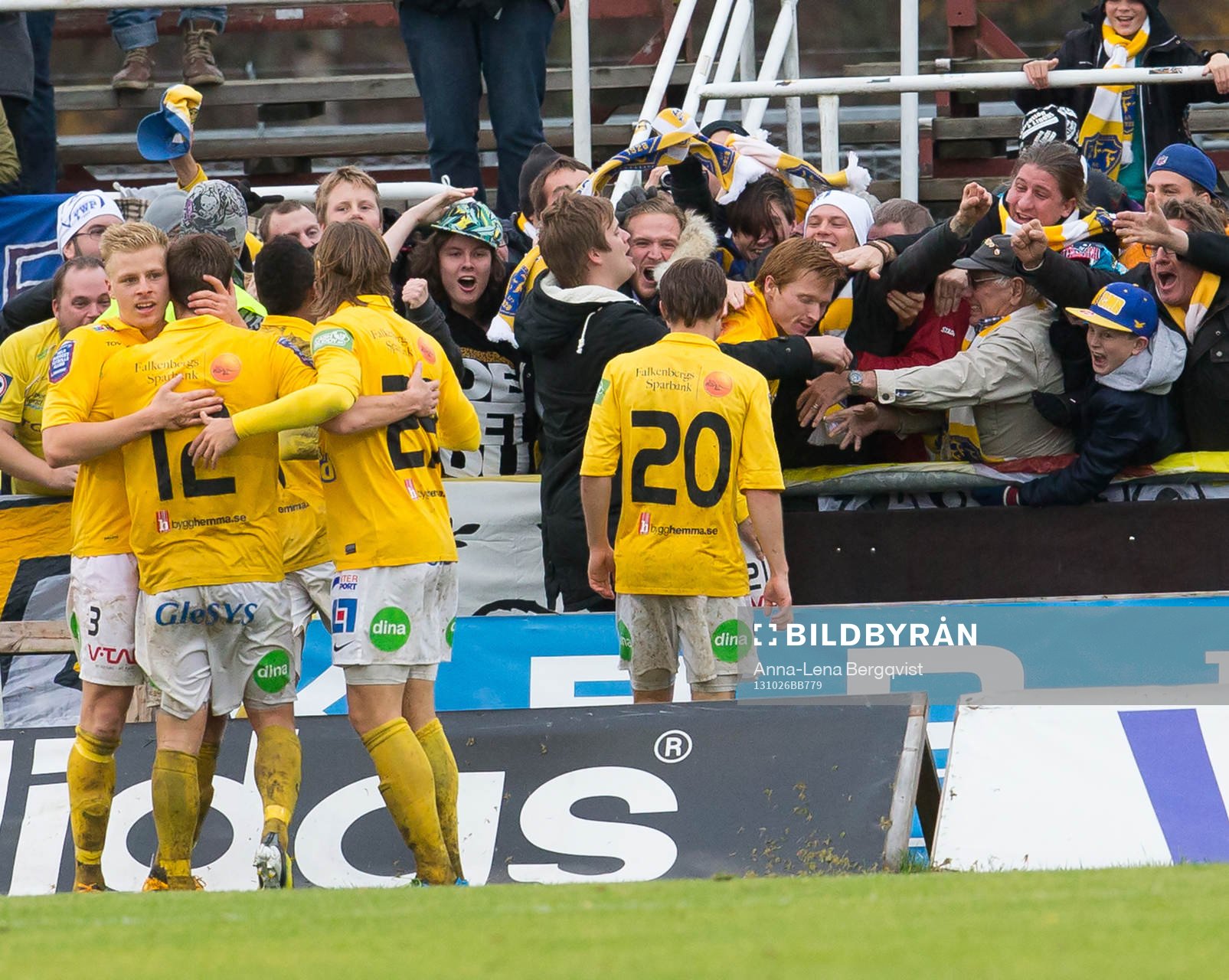 Falkenbergs Victor Sköld gör 0-2 och spelarna springer