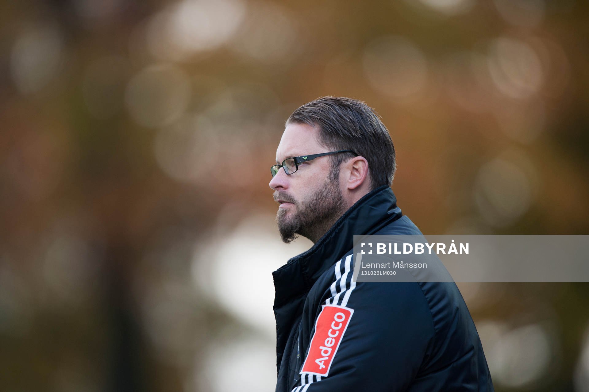 Ängelholms tränare Joakim Persson i matchen i Superettan