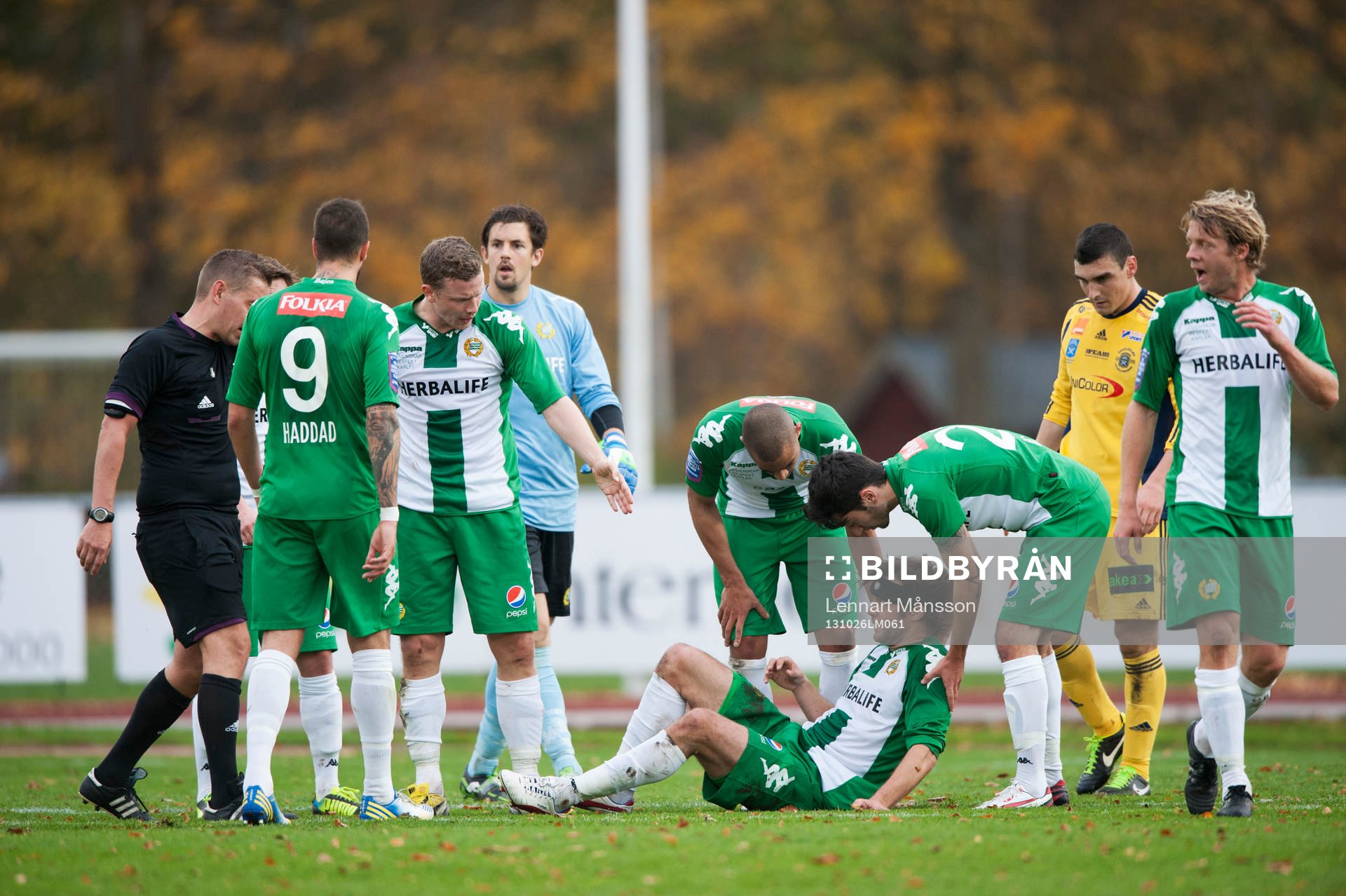 Hammarbys Max von Schlebrügge skadad i matchen i