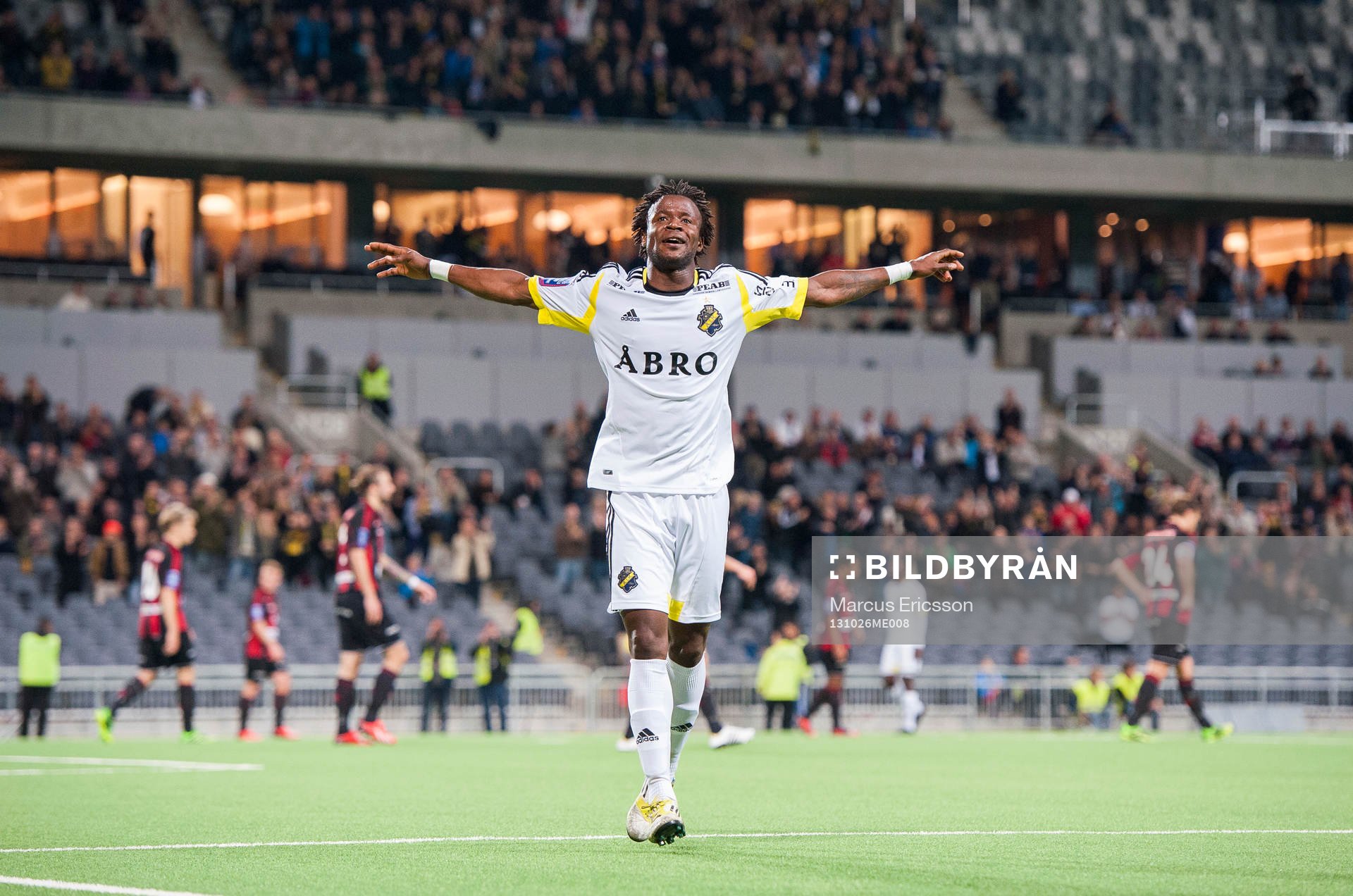 AIKs Kennedy Igboananike jublar