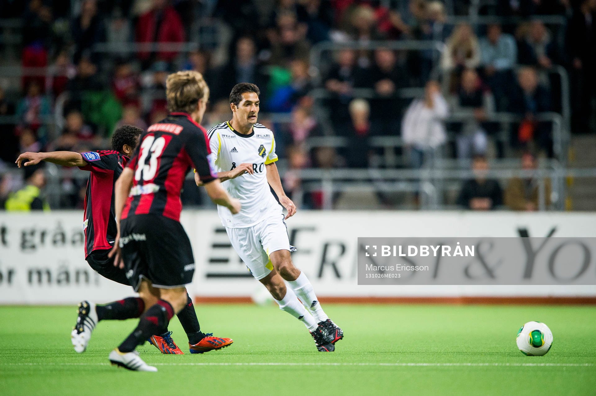 AIKs Celso Borges spelar boll