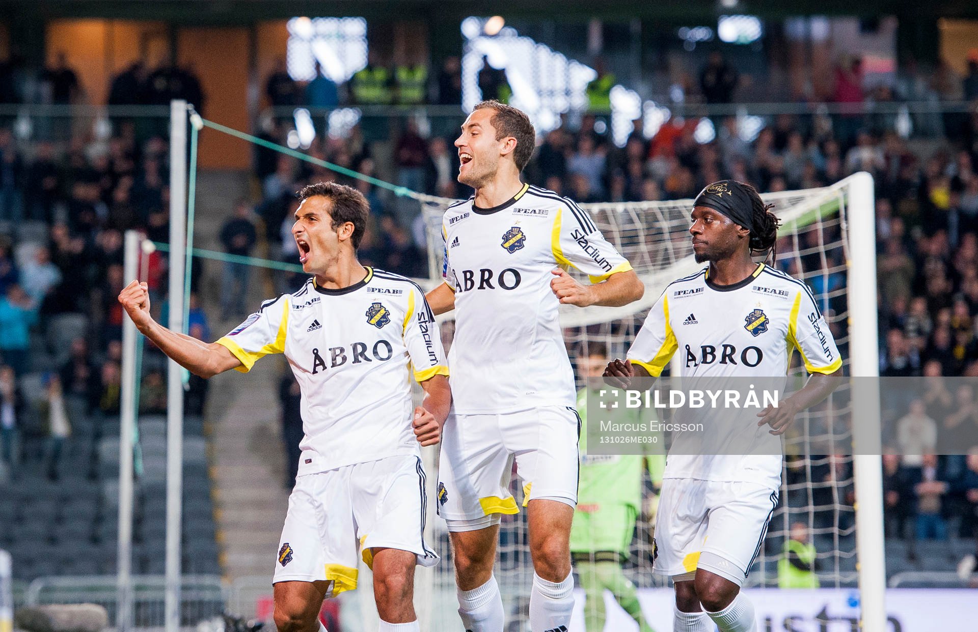 AIKs Celso Borges jublar tillsamman med Niklas Backman och