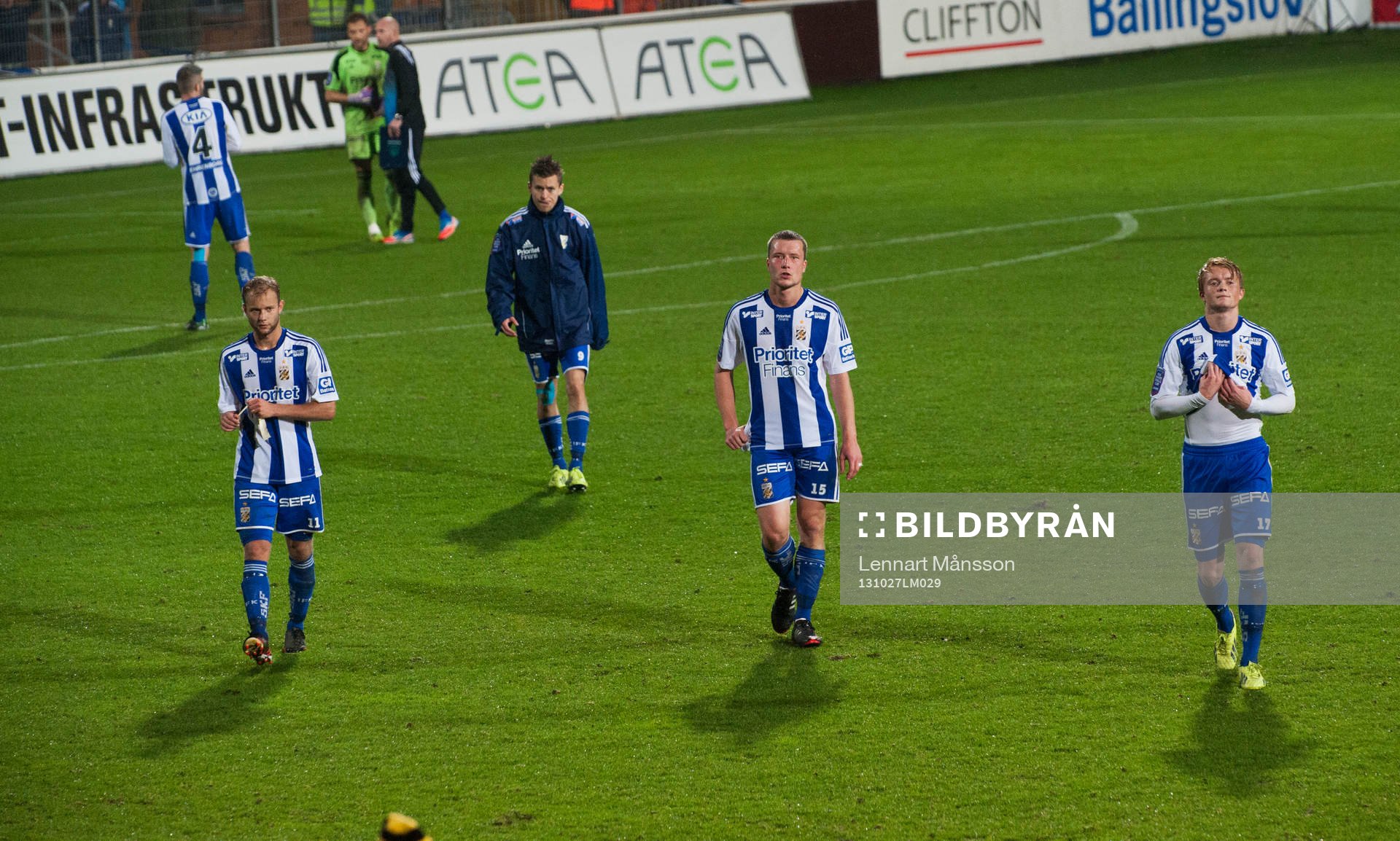 Matchen är slut och IFK Göteborg lämnar planen i