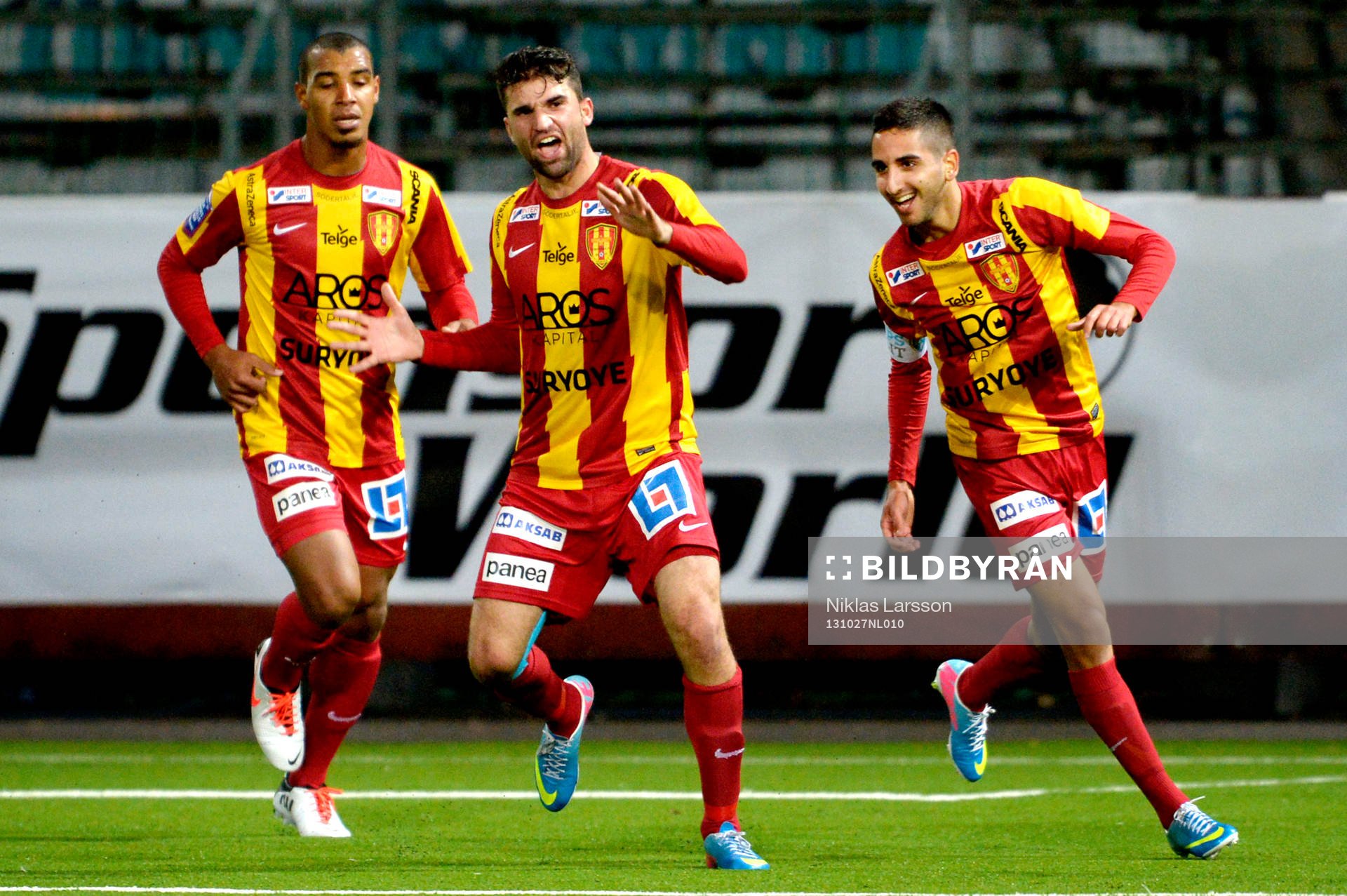 Syrianskas Mattias Mete firar 1-0 under en fotbollsmatch i Allsvenskan mellan Syrianska och Åtvidaberg, den 27 oktober 2013 i Södertälje.