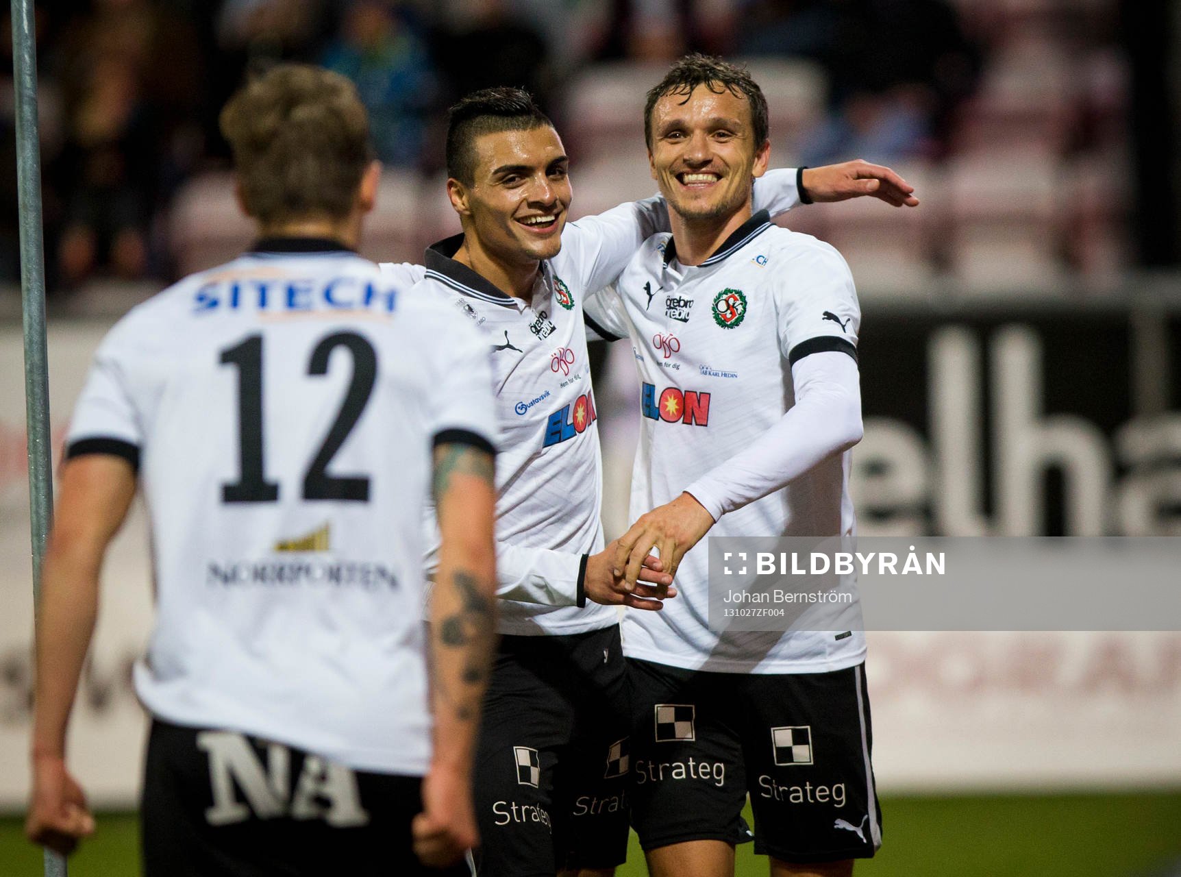 Örebros Shpetim Hasani gör 4-0 till Örebro och sitt tredje mål för kvällen och jublar tillsammans med Daniel Björnkvist och Ahmed Yasin i Superettan mellan Örebro och GAIS den 27 oktober 2013 i Örebro.