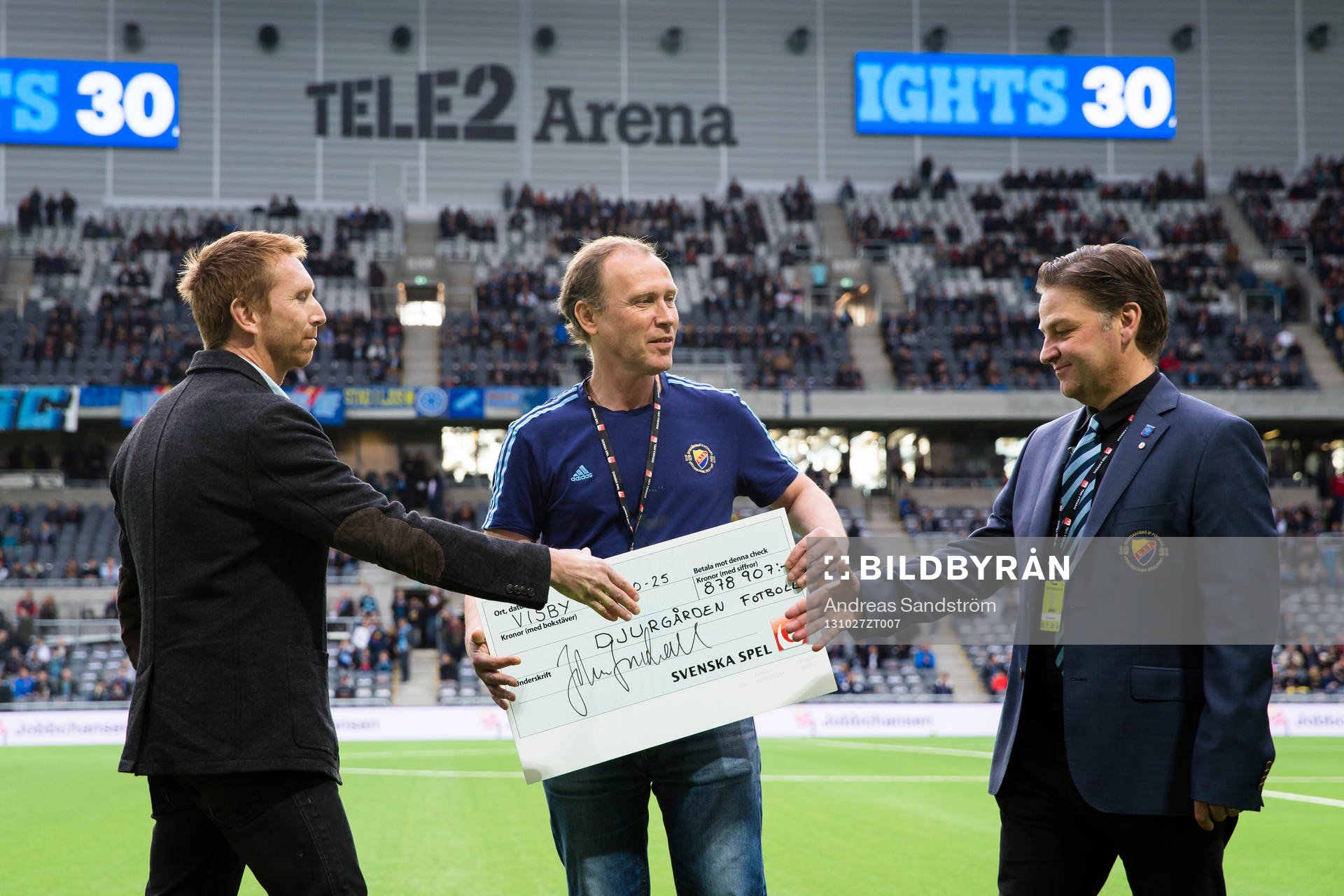 Djurgårdens Putte Troedsson (mitten) och Mats Lundholm (h)