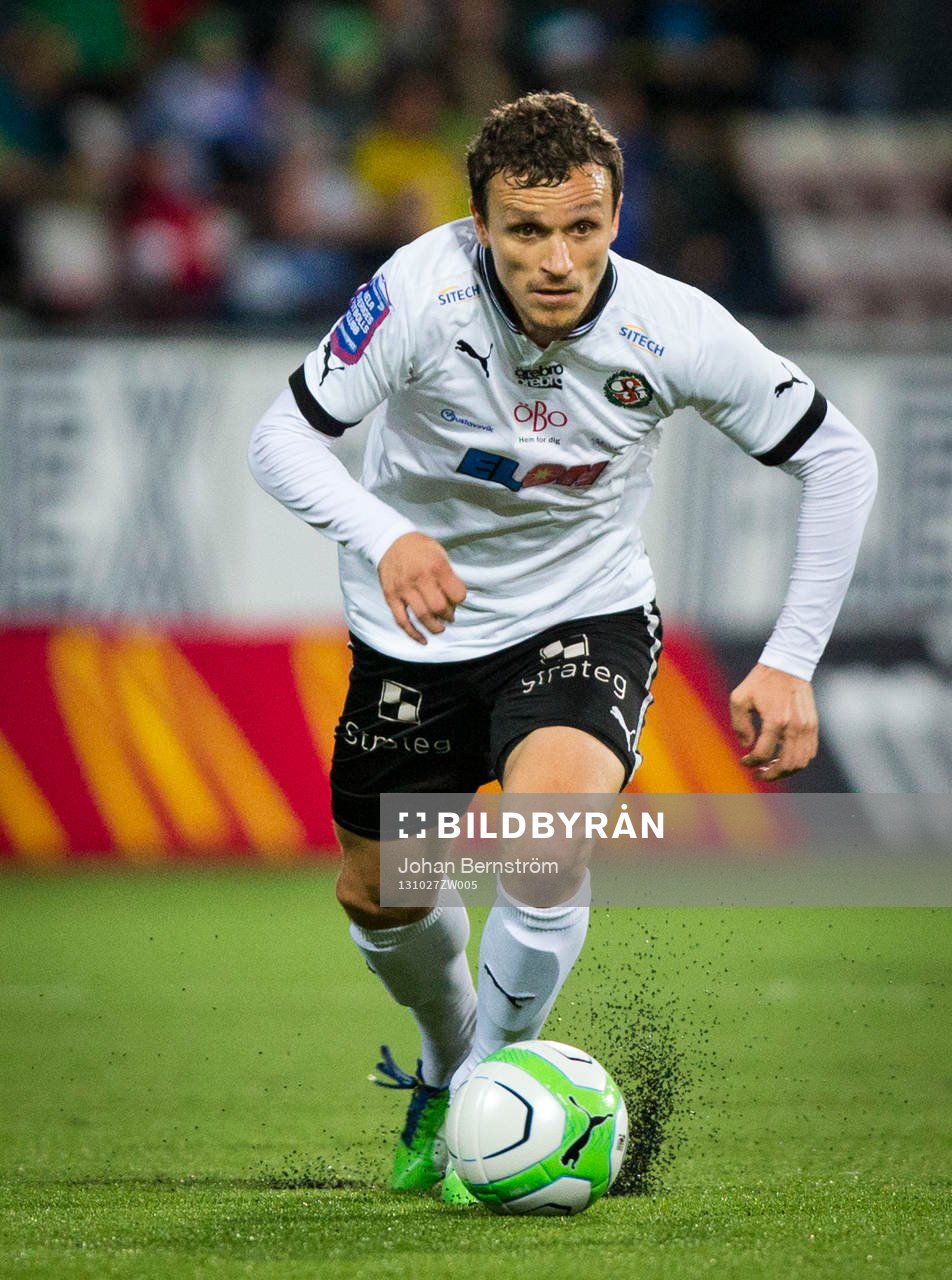 Örebros Shpetim Hasani  i Superettan mellan Örebro och