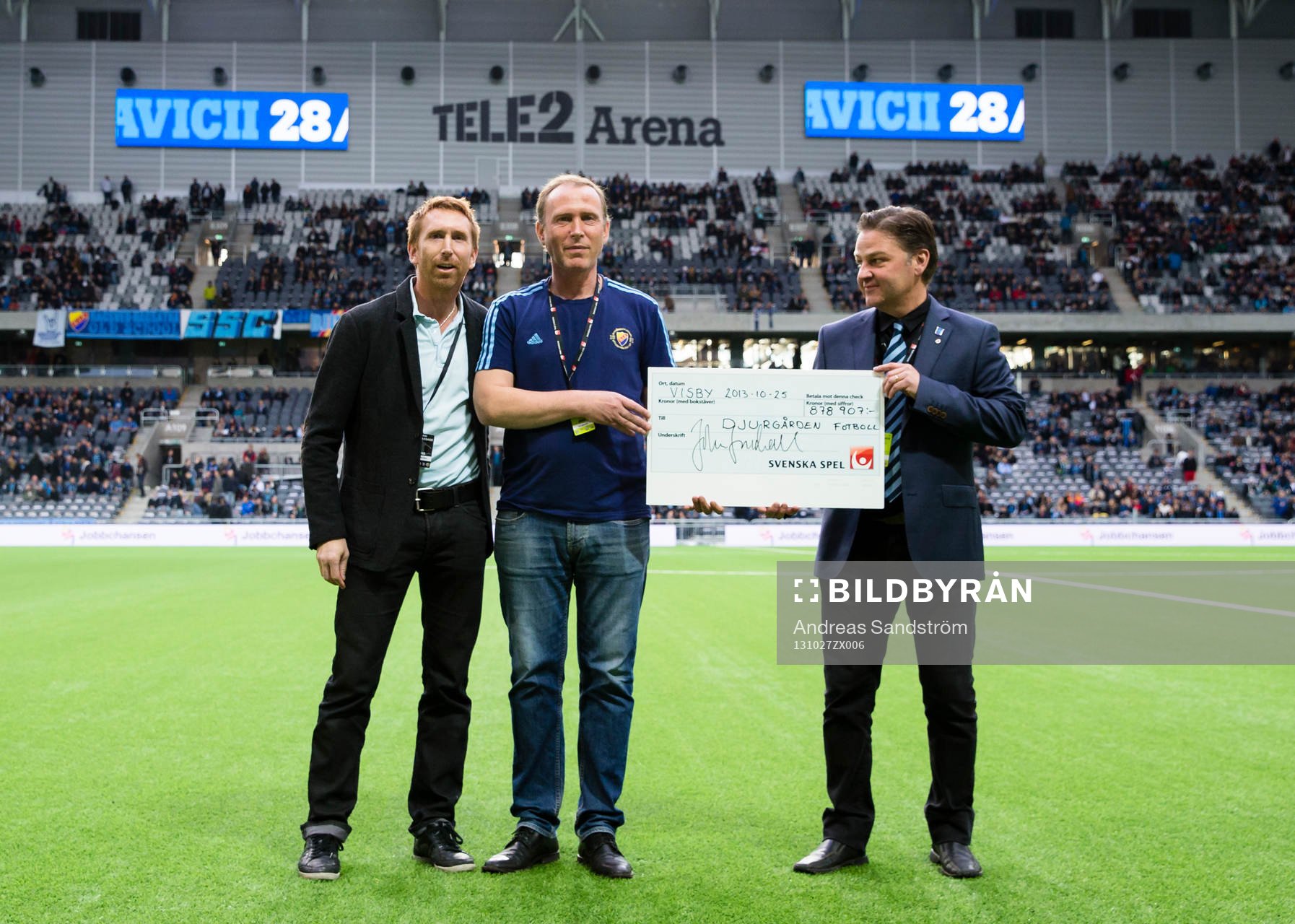 Djurgårdens Putte Troedsson (mitten) och Mats Lundholm (h)