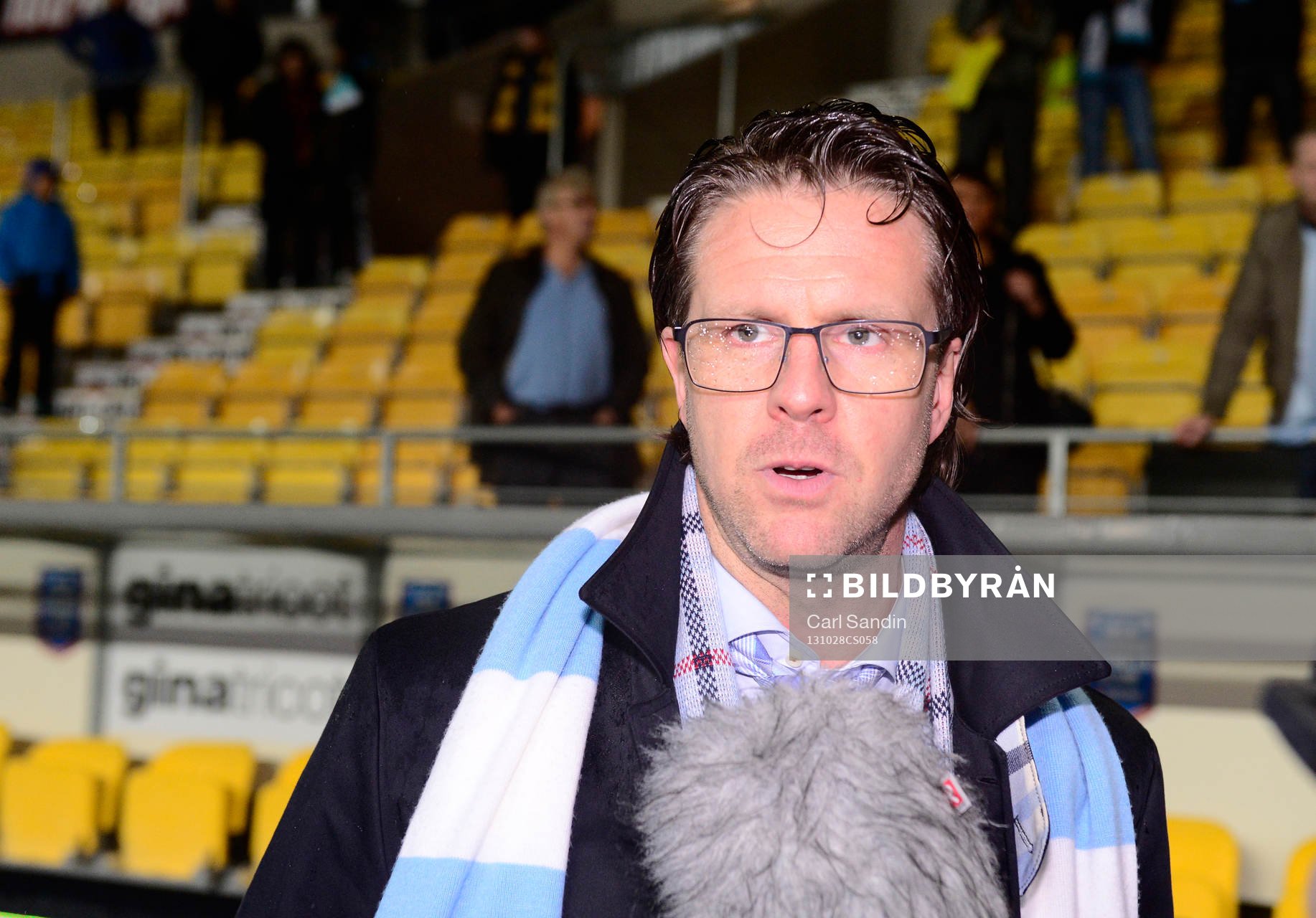 Malmös tränare Rikard Norling ger en intervju