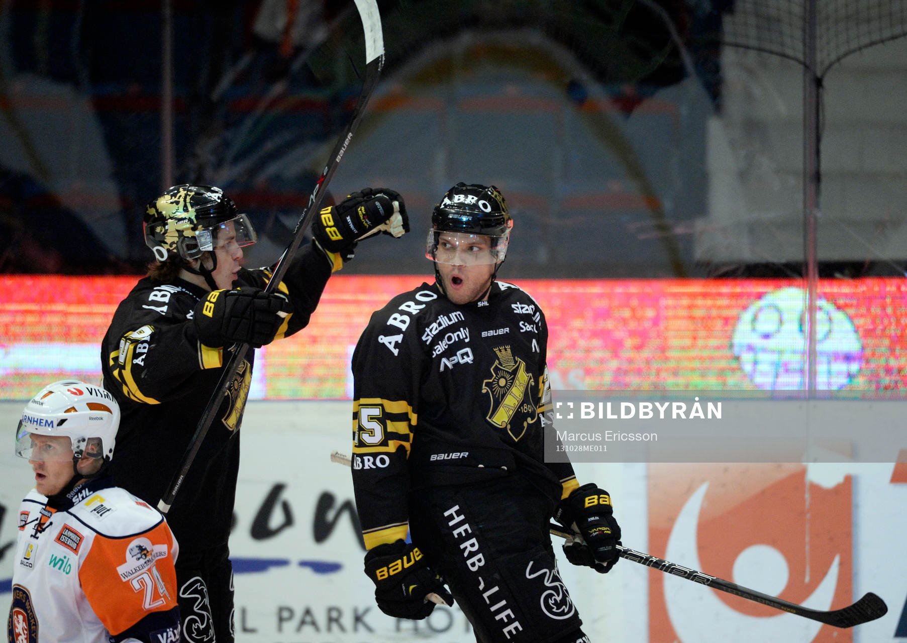 AIKs Derek Joslin jublar