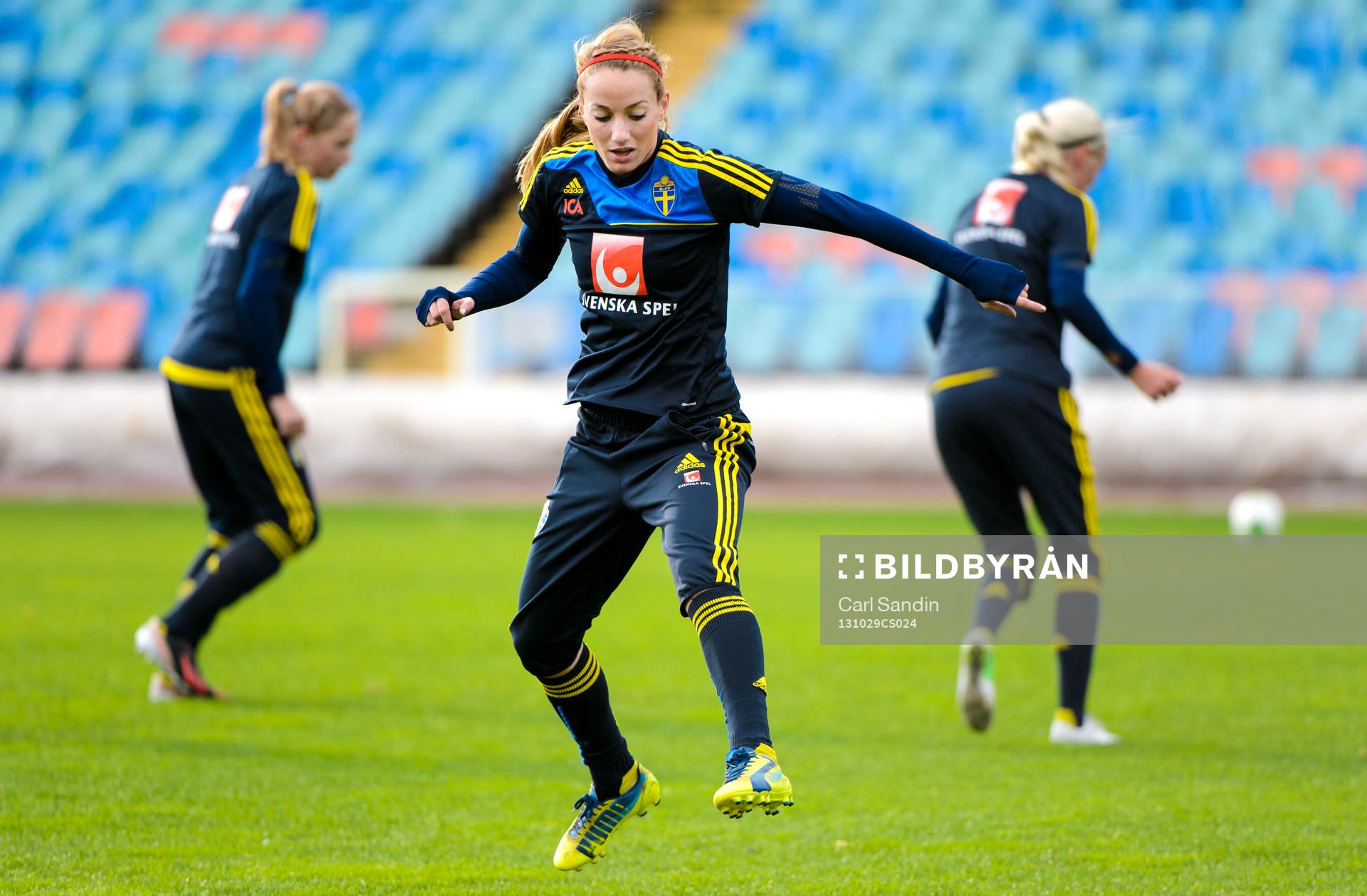 Sveriges Kosovare Asllani värmer upp