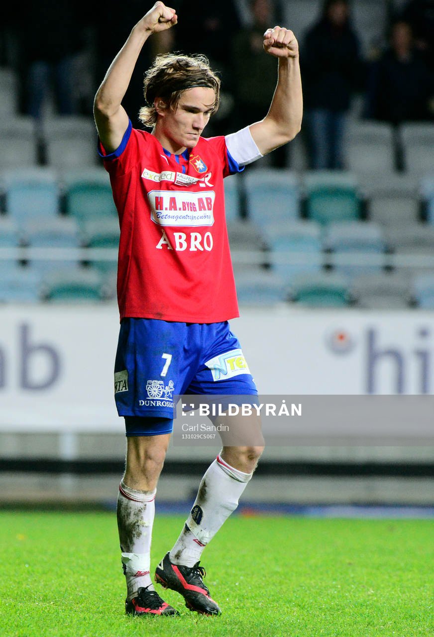 Örgrytes Jakob Lindström jublar efter matchen under fotbollsmatchen i Superettan mellan Örgryte och Ljungskile den 29 oktober 2013 i Göteborg.