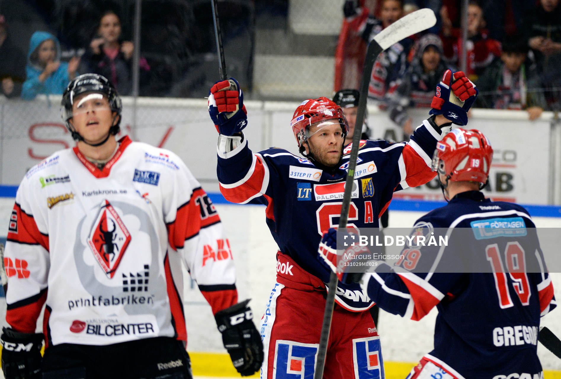 Södertäljes Robert Carlsson reducerar till 1-3