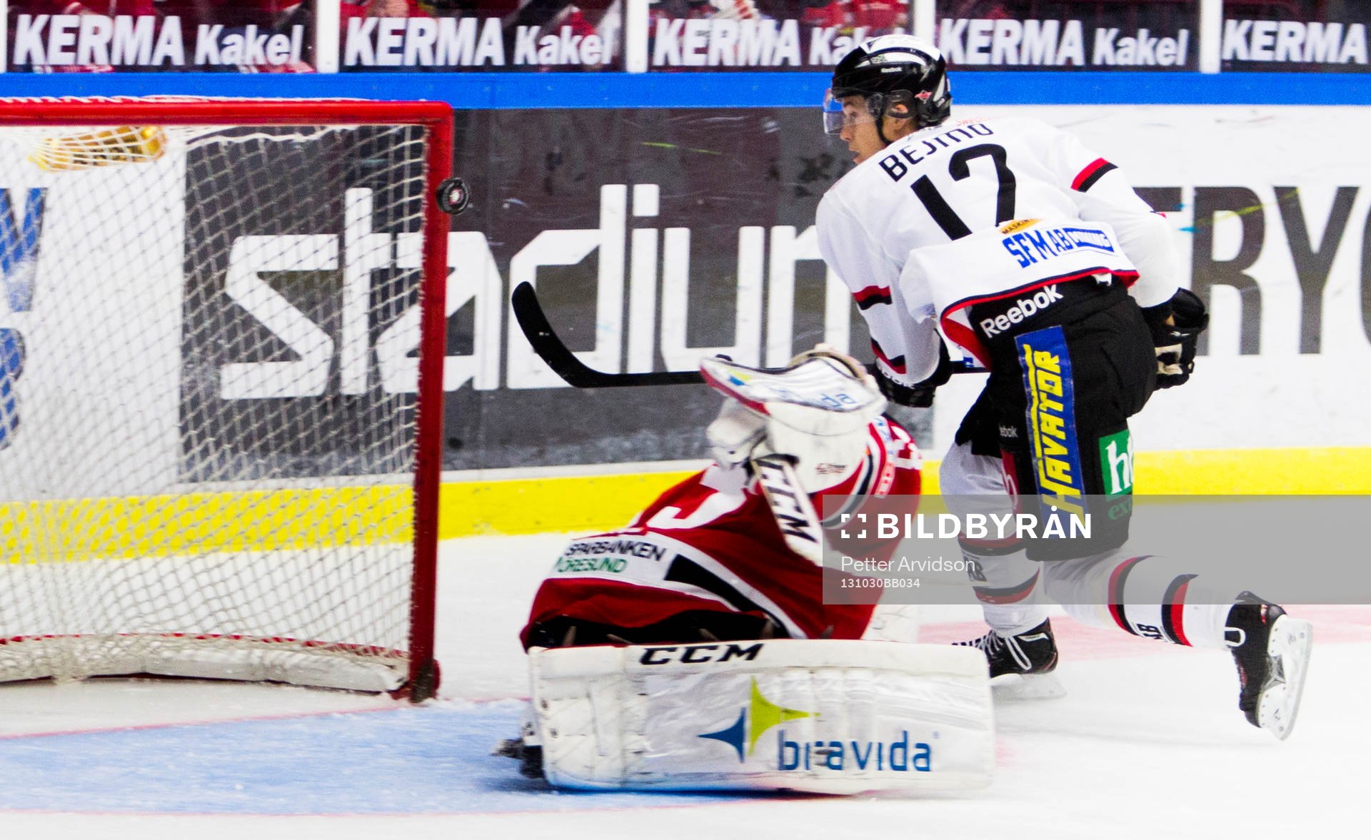 Asplövens Emil Bejmo gör 1-0 på straff bakom Malmös